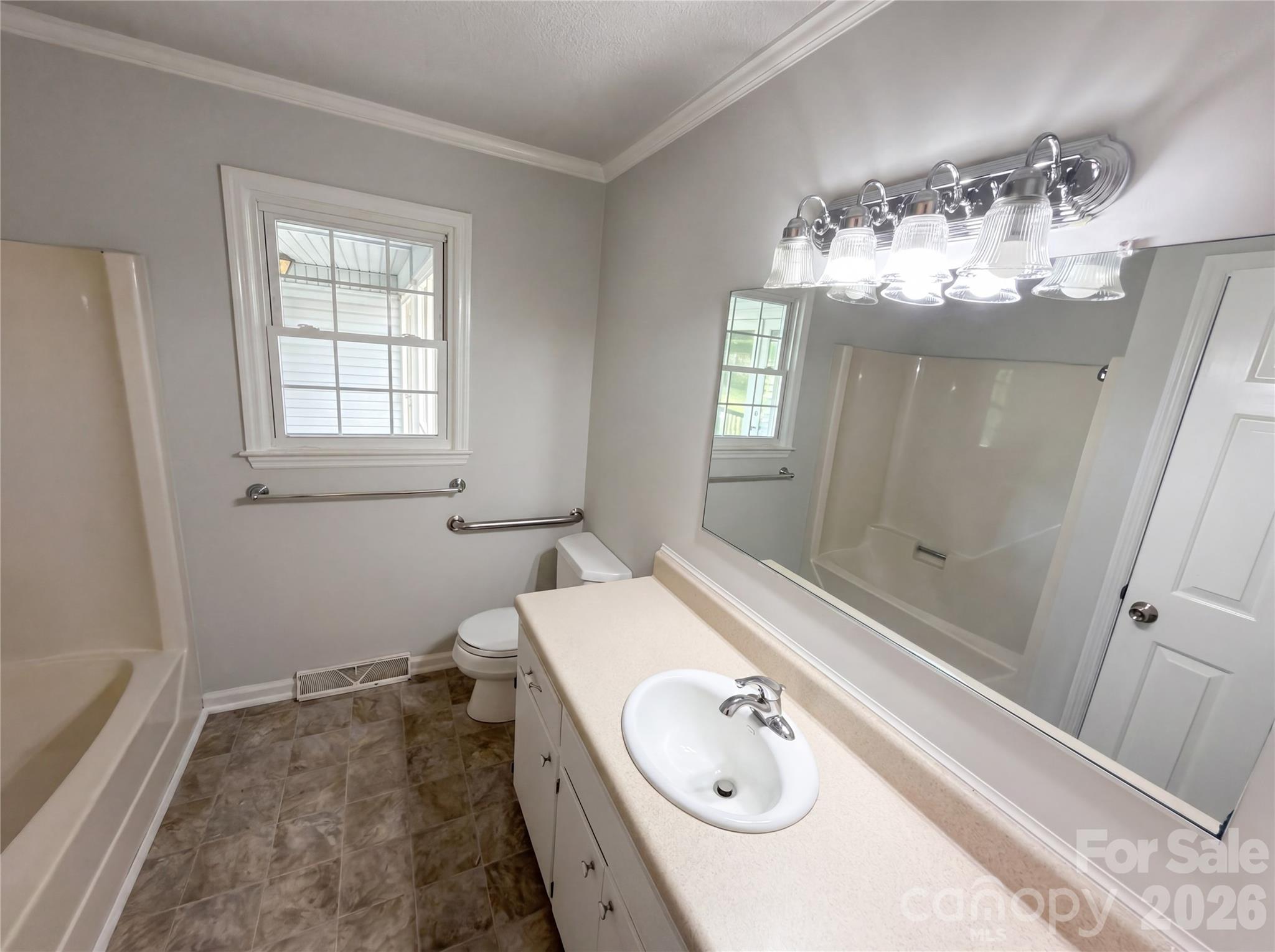 2077 Strafford Drive — Lancaster