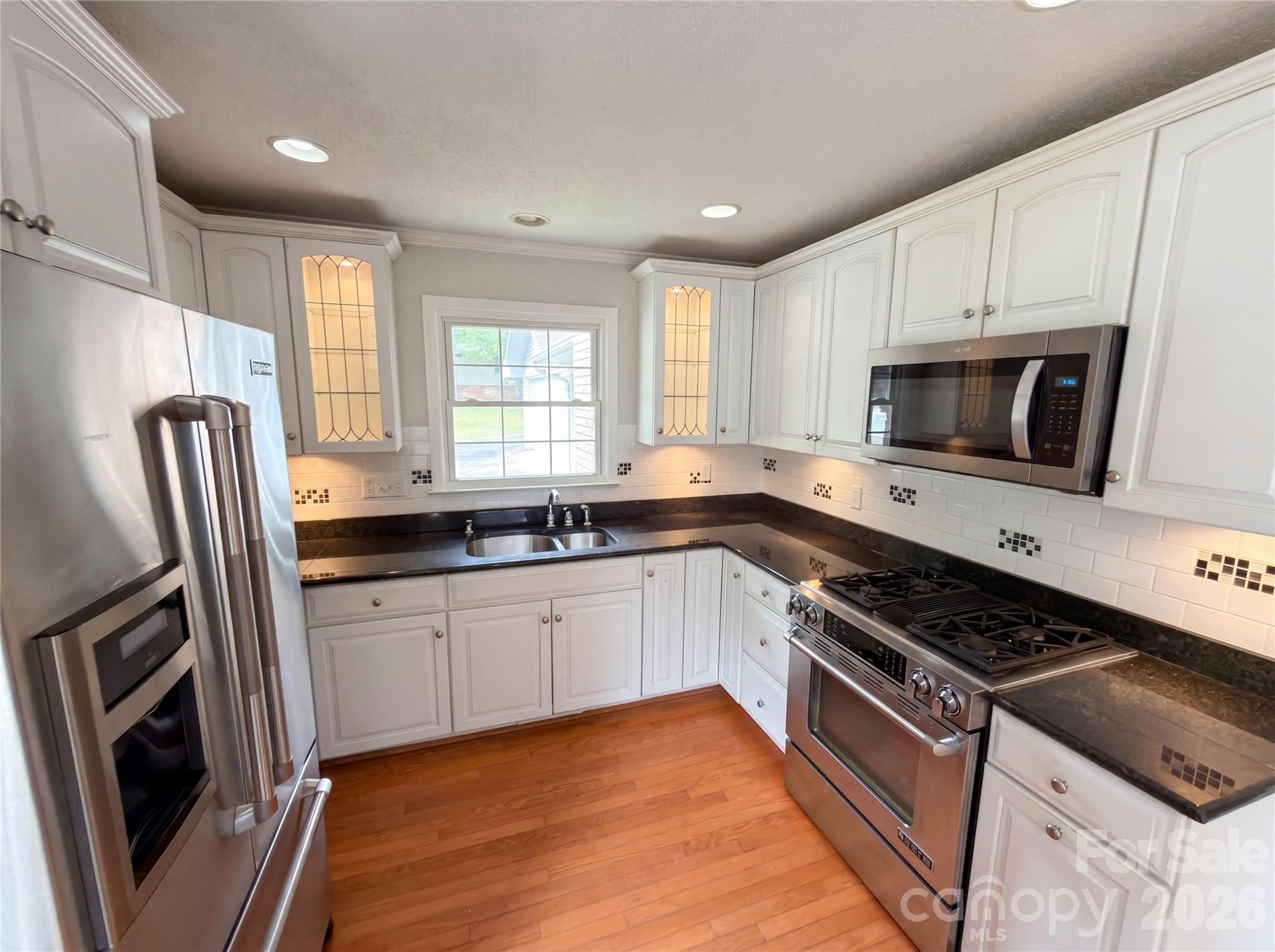 2077 Strafford Drive — Lancaster