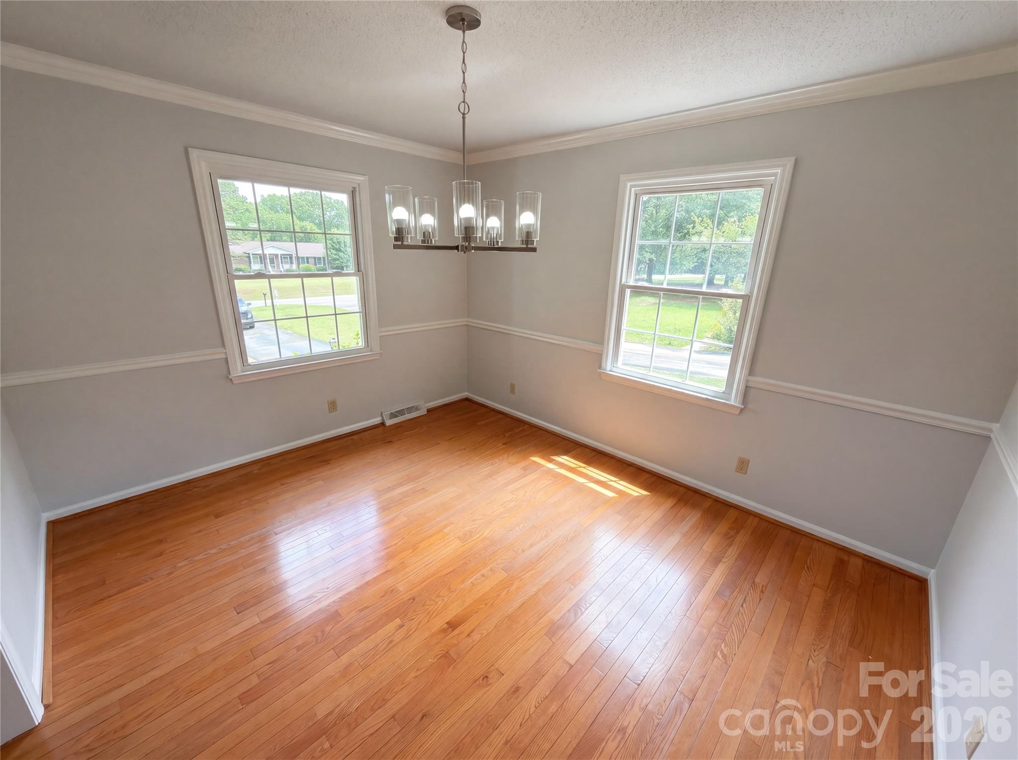 2077 Strafford Drive — Lancaster