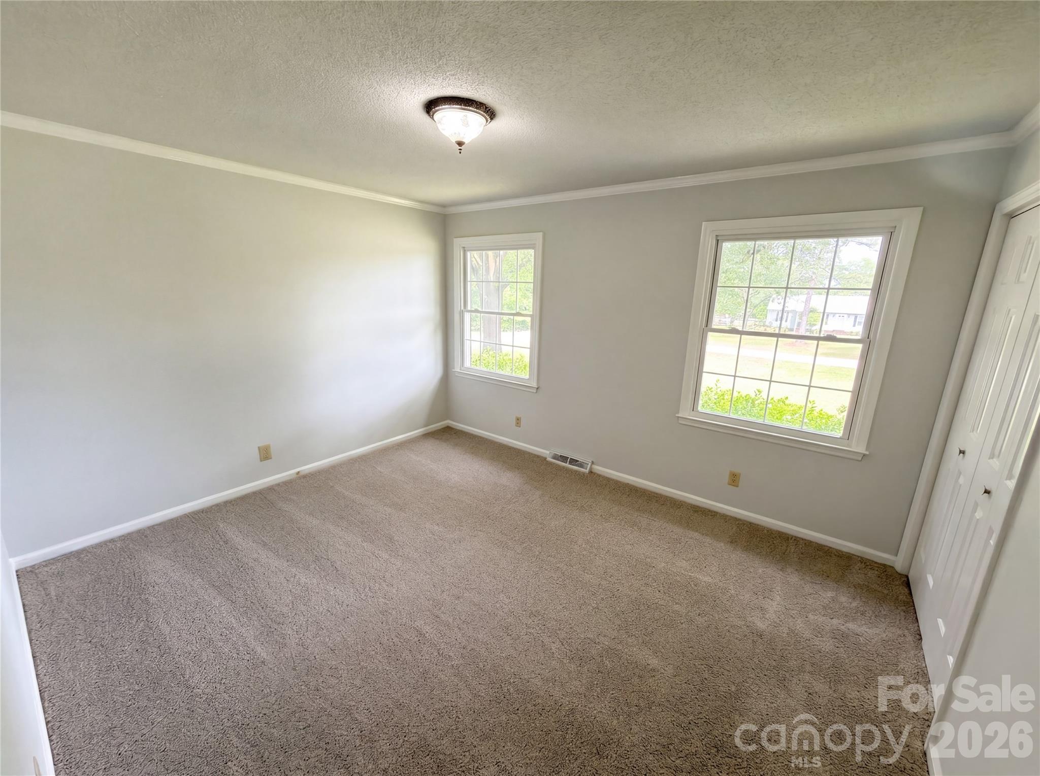 2077 Strafford Drive — Lancaster