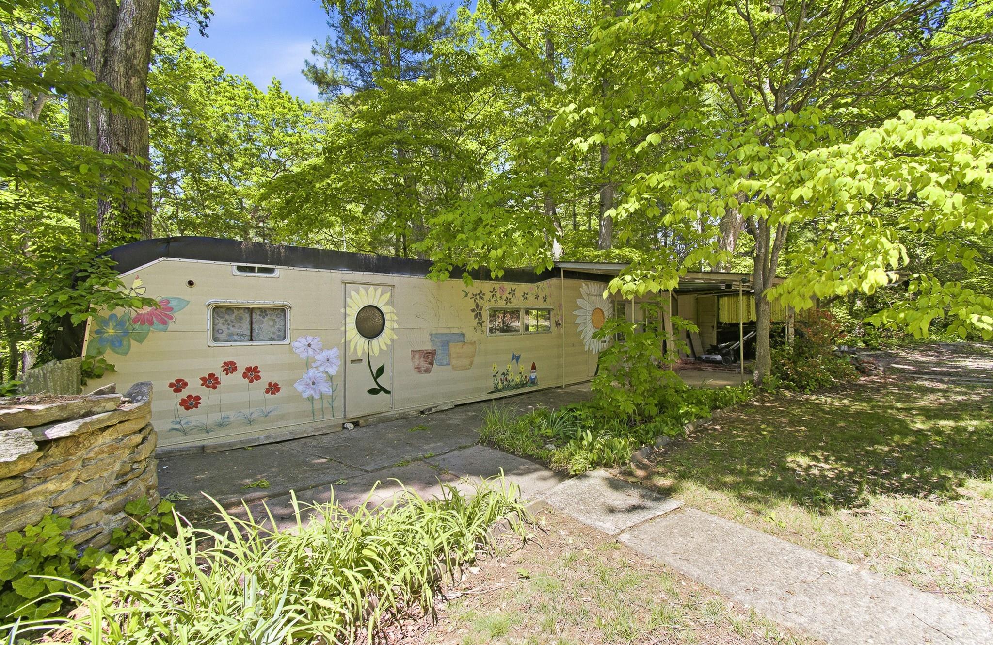 20 Reed Road — Asheville