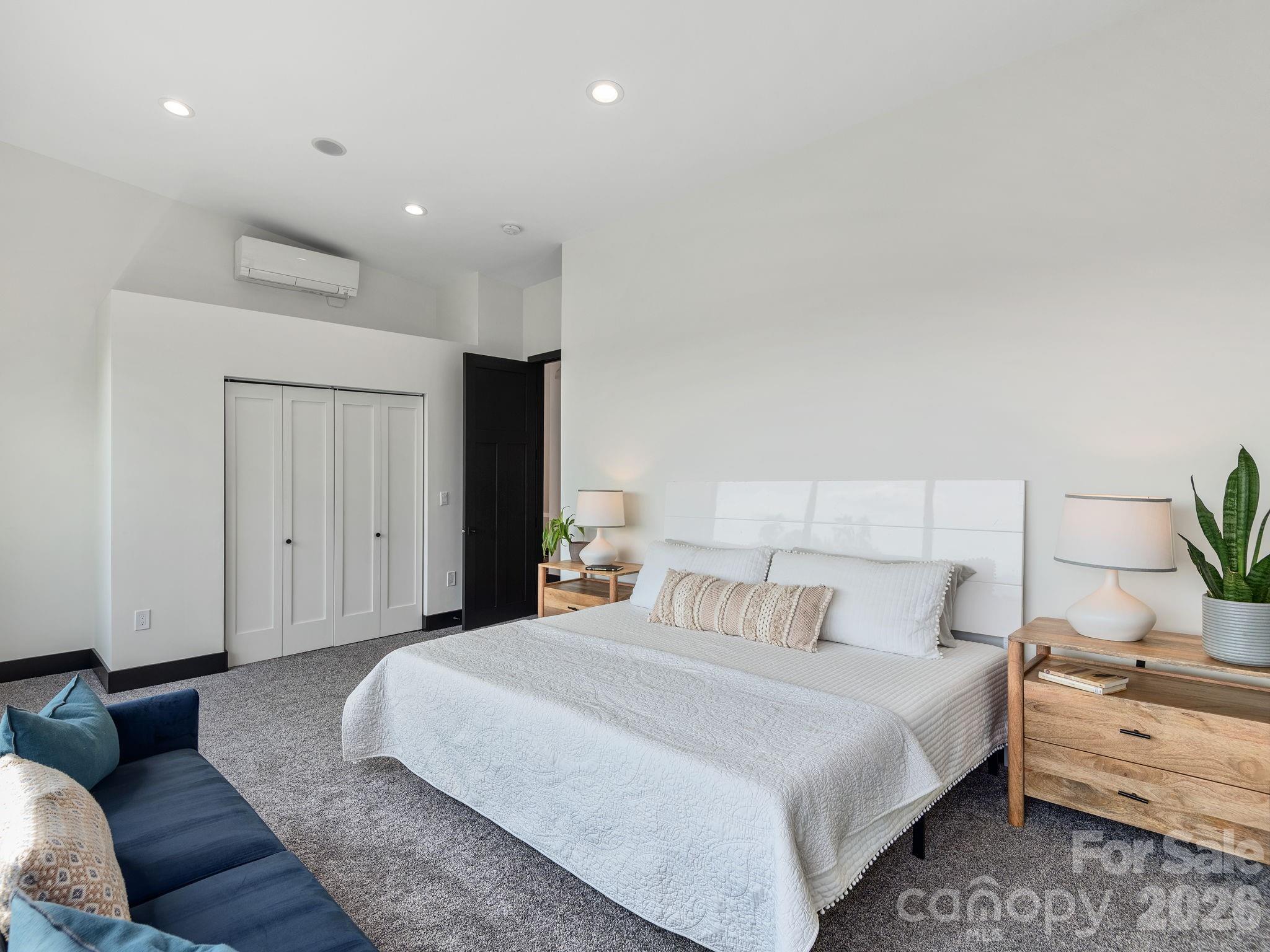 127 N Griffing Boulevard — Asheville
