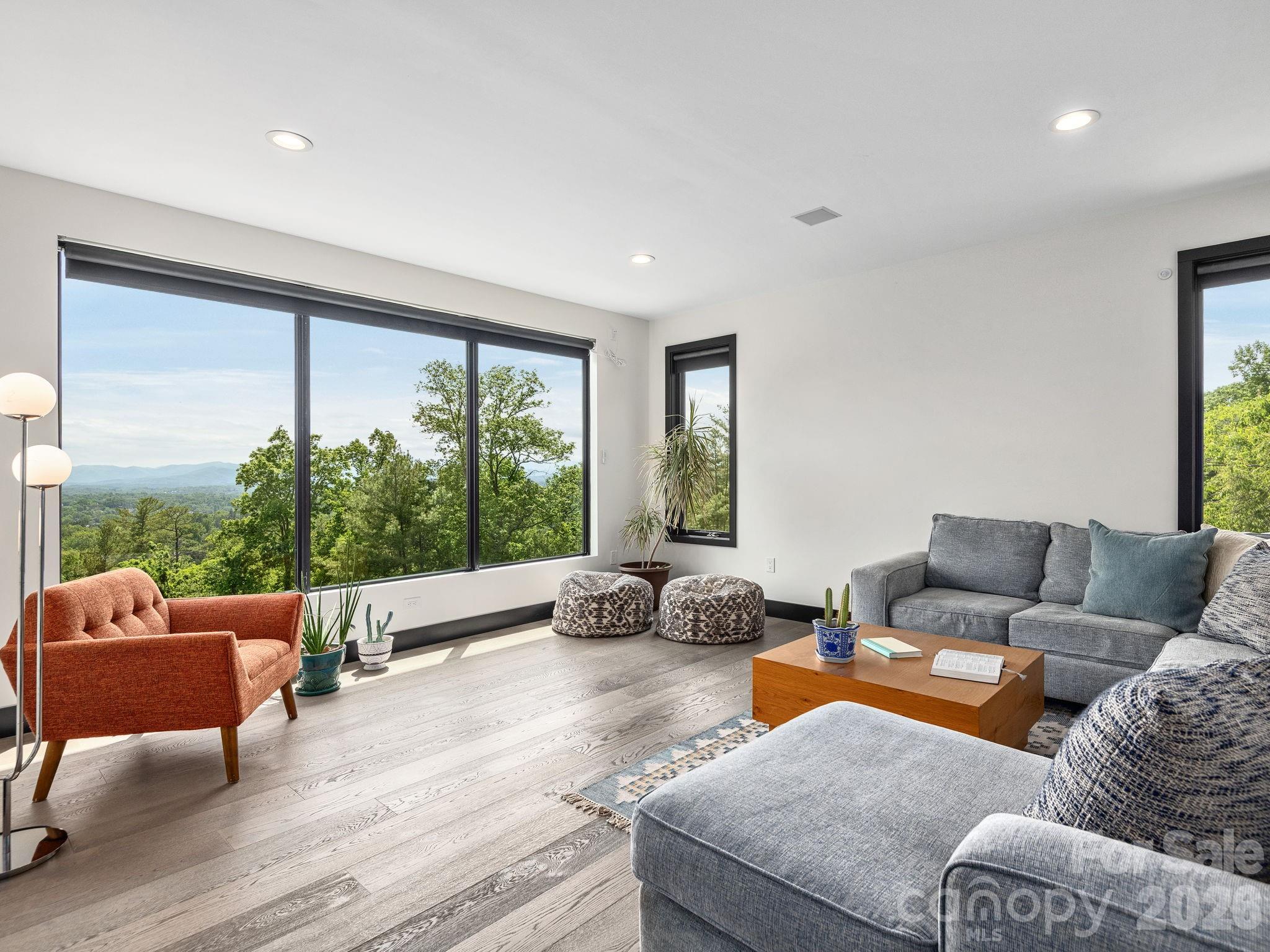127 N Griffing Boulevard — Asheville