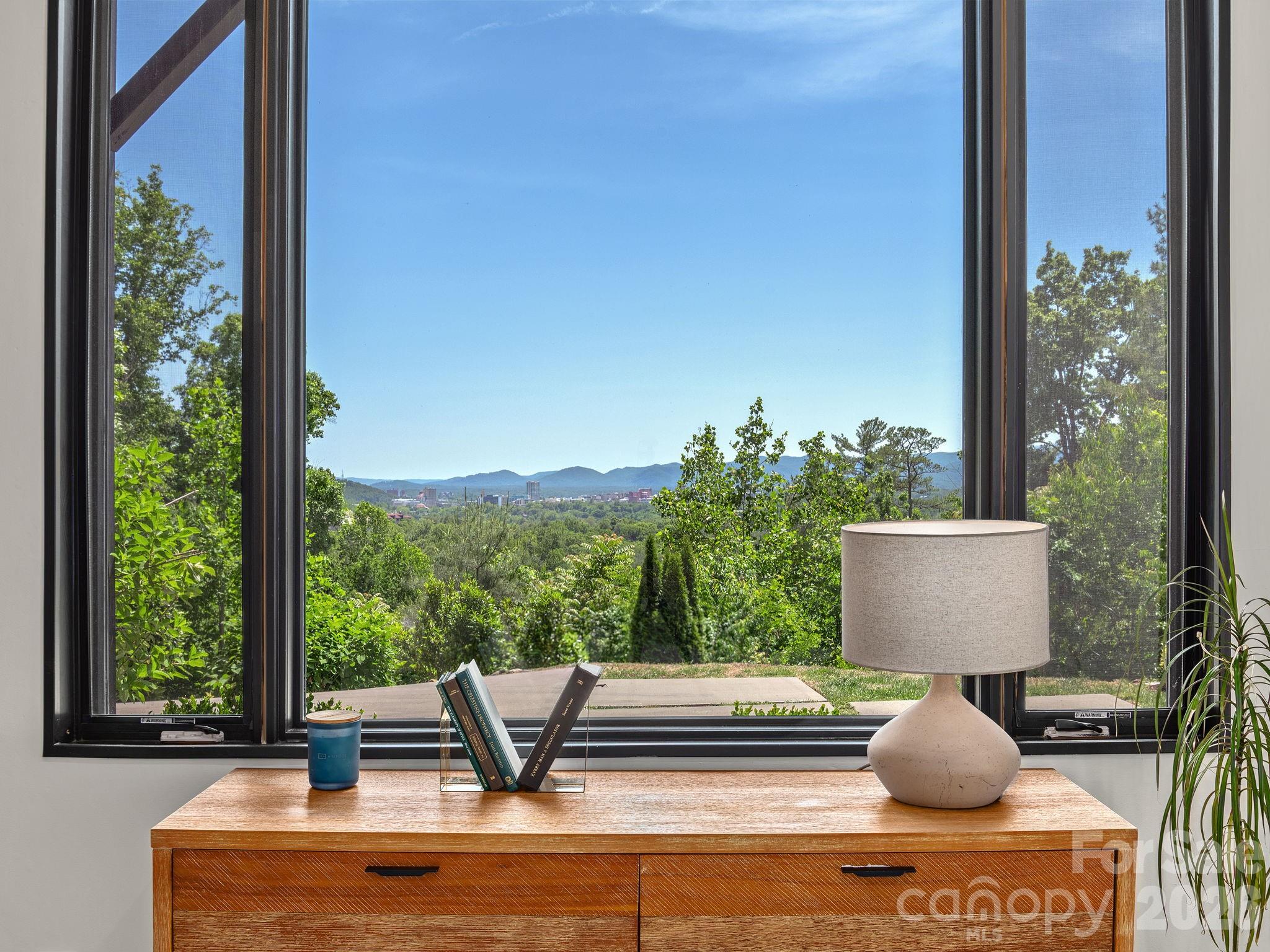127 N Griffing Boulevard — Asheville