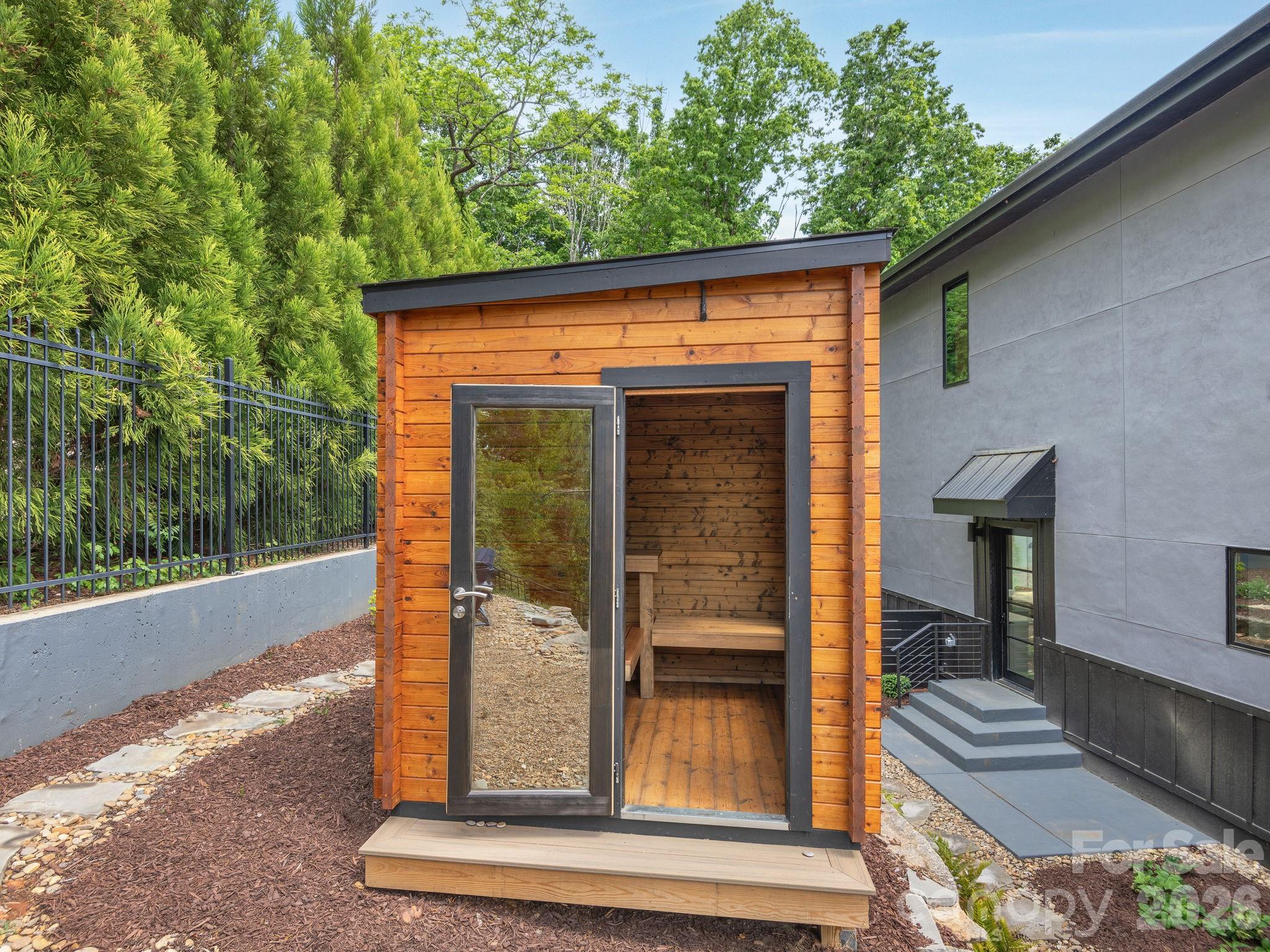 127 N Griffing Boulevard — Asheville