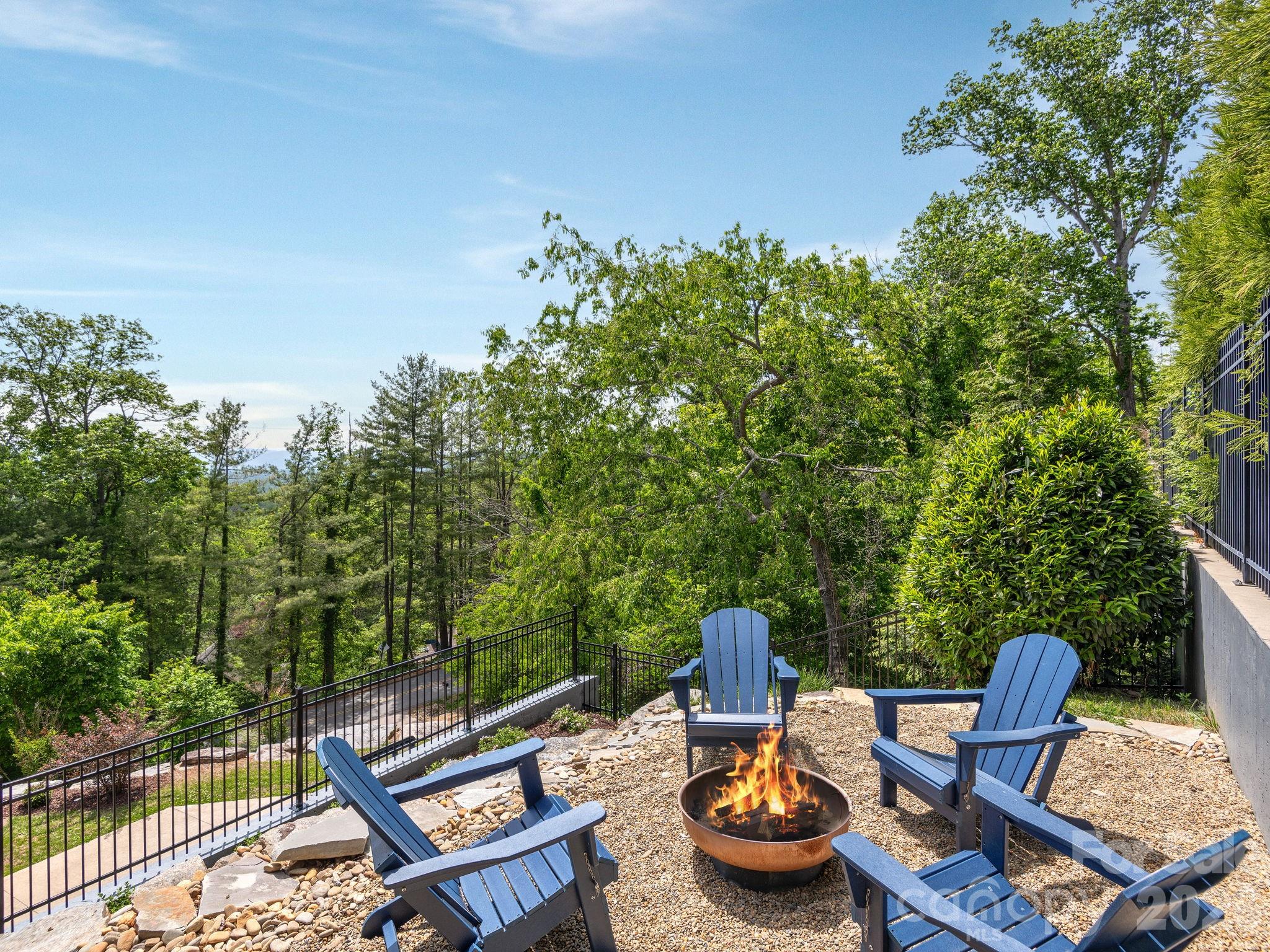 127 N Griffing Boulevard — Asheville