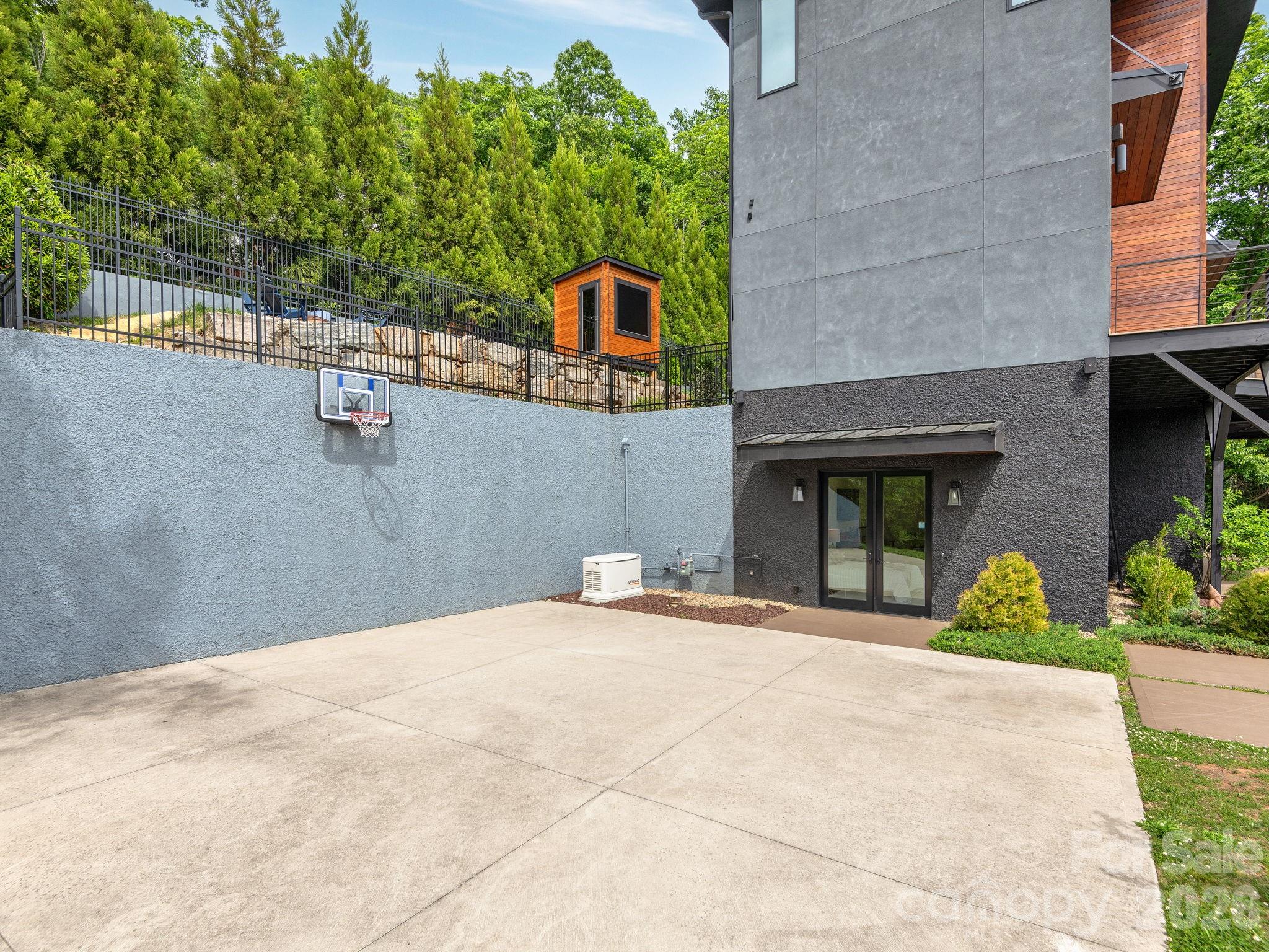 127 N Griffing Boulevard — Asheville