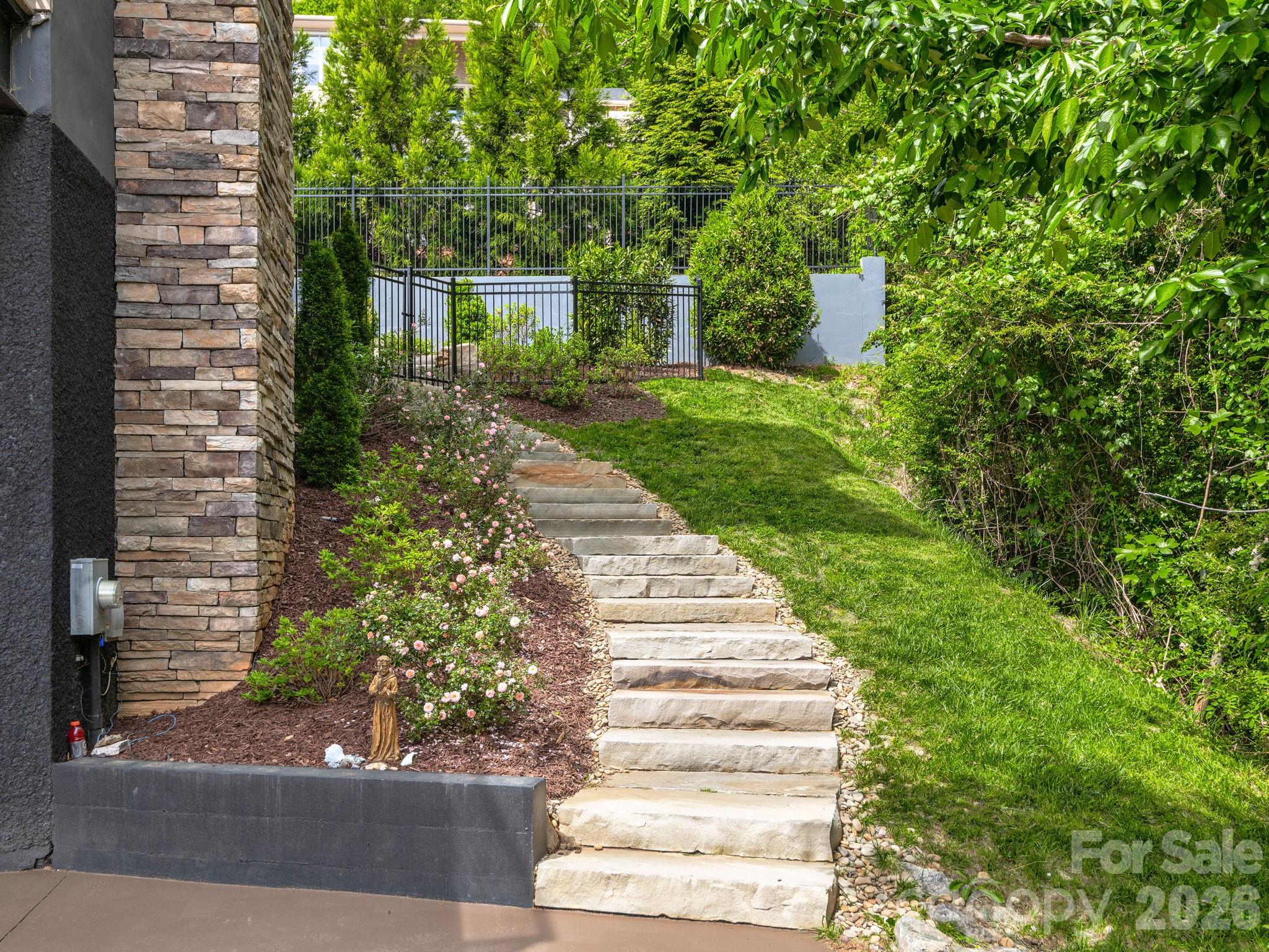 127 N Griffing Boulevard — Asheville