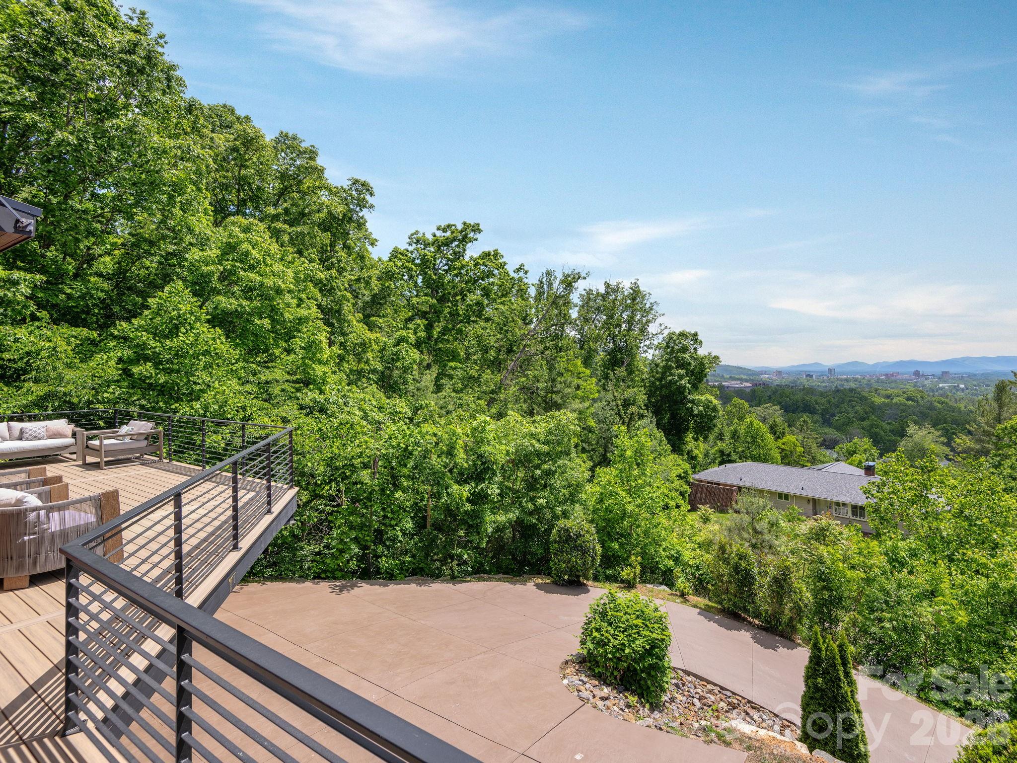 127 N Griffing Boulevard — Asheville