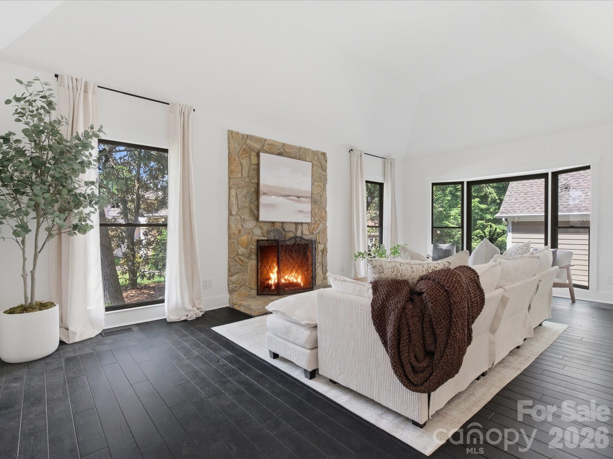 911 Weymouth Drive — Gastonia