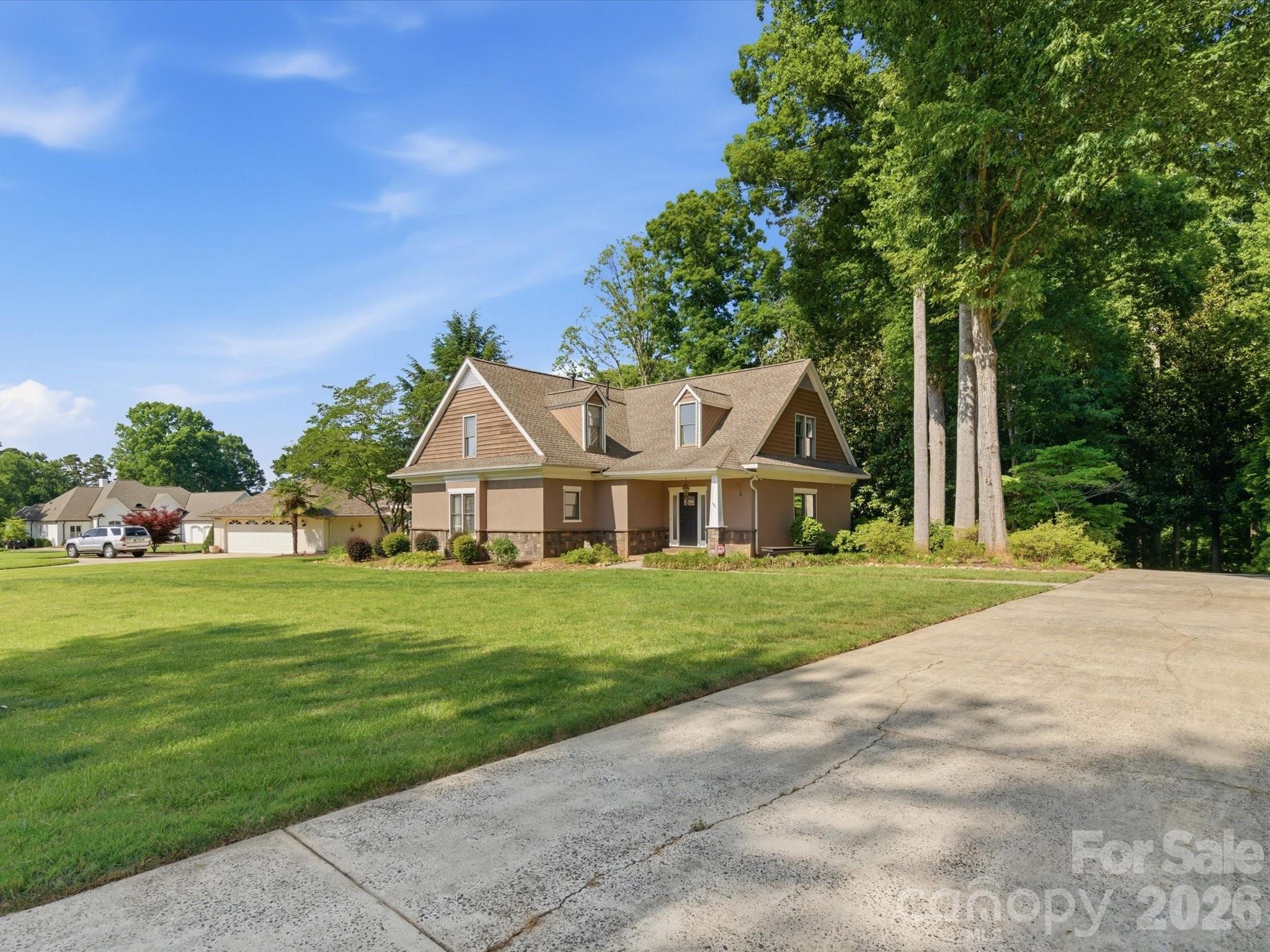 911 Weymouth Drive — Gastonia