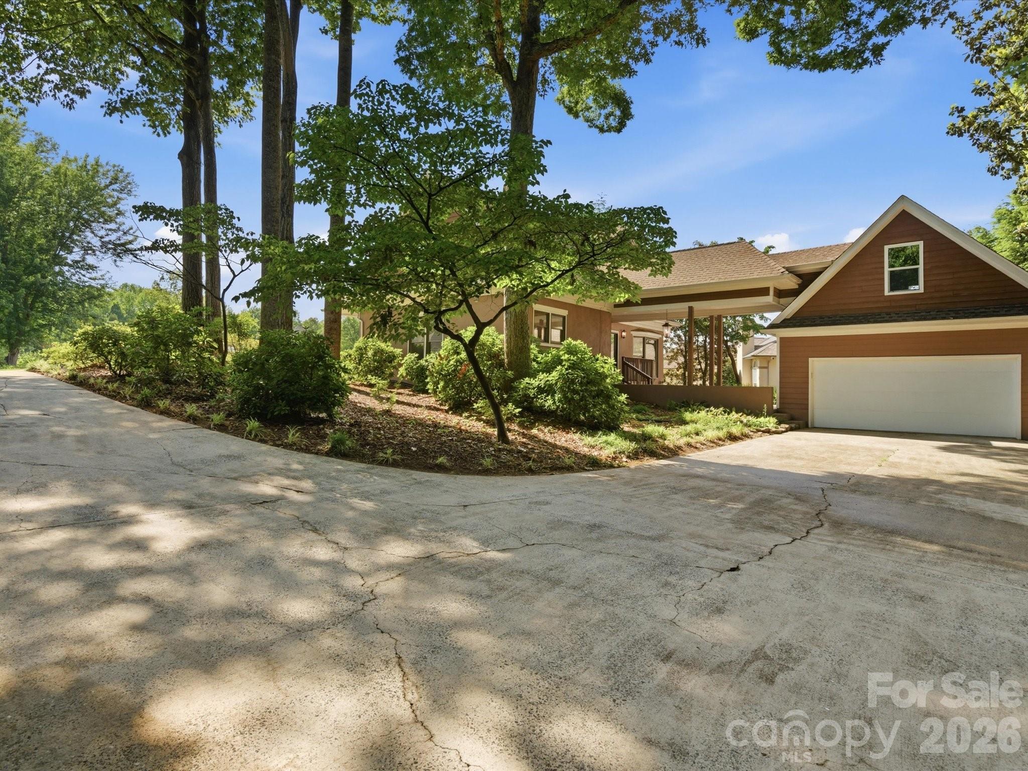911 Weymouth Drive — Gastonia