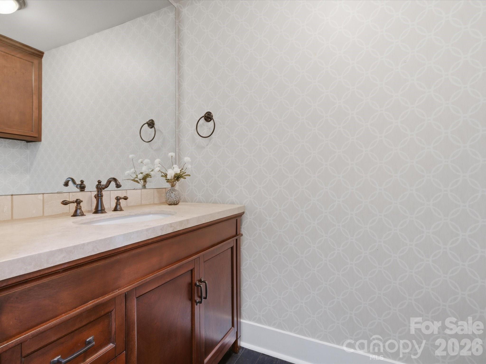 911 Weymouth Drive — Gastonia