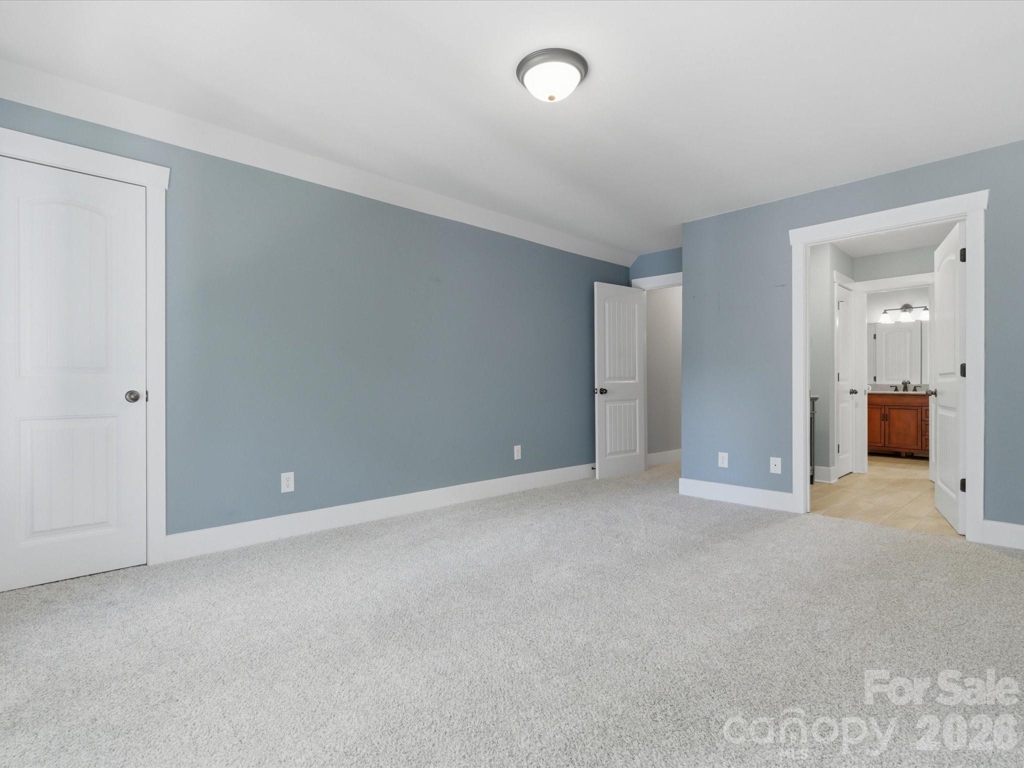911 Weymouth Drive — Gastonia