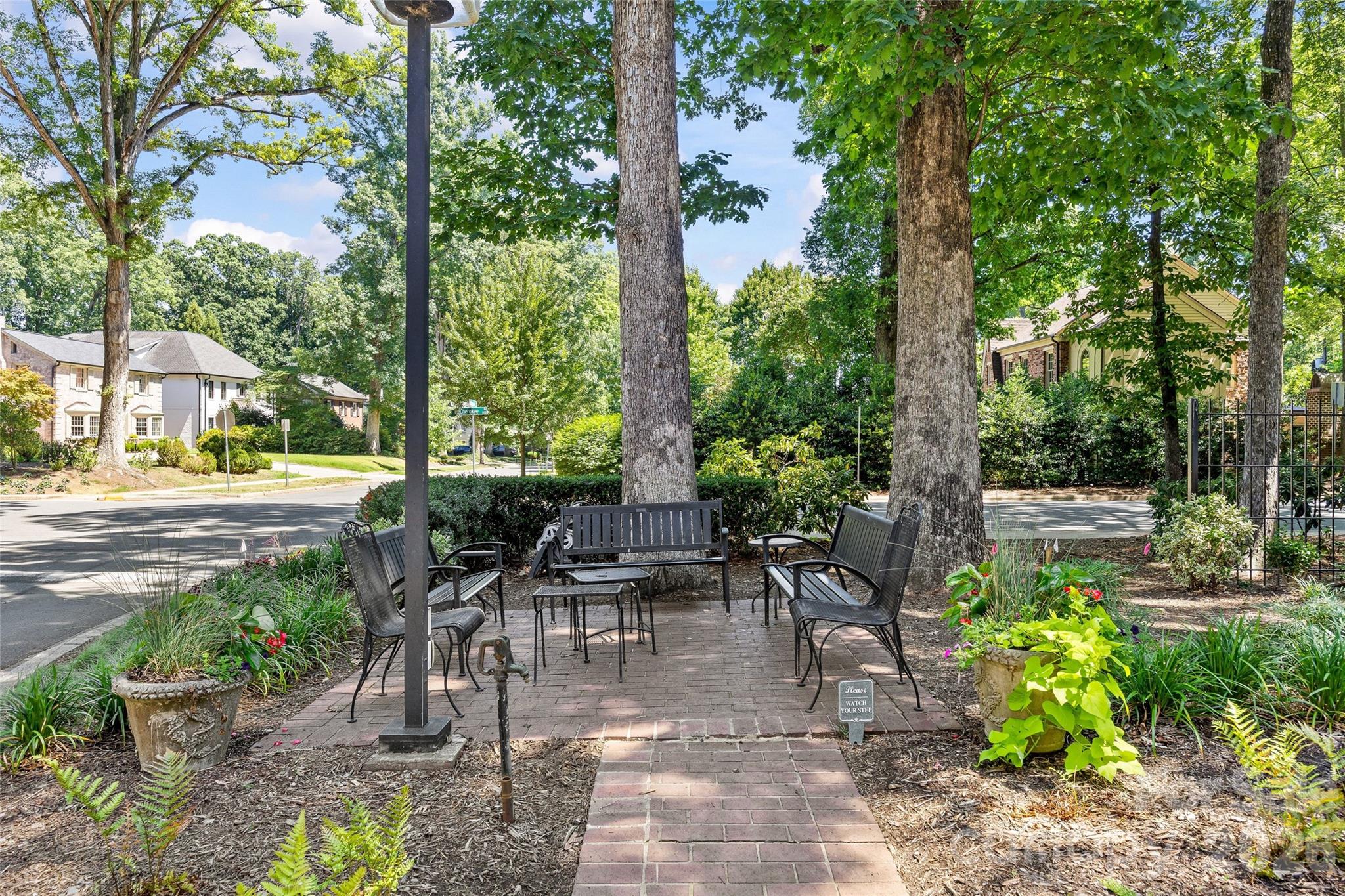 922 Cherokee Road — Charlotte