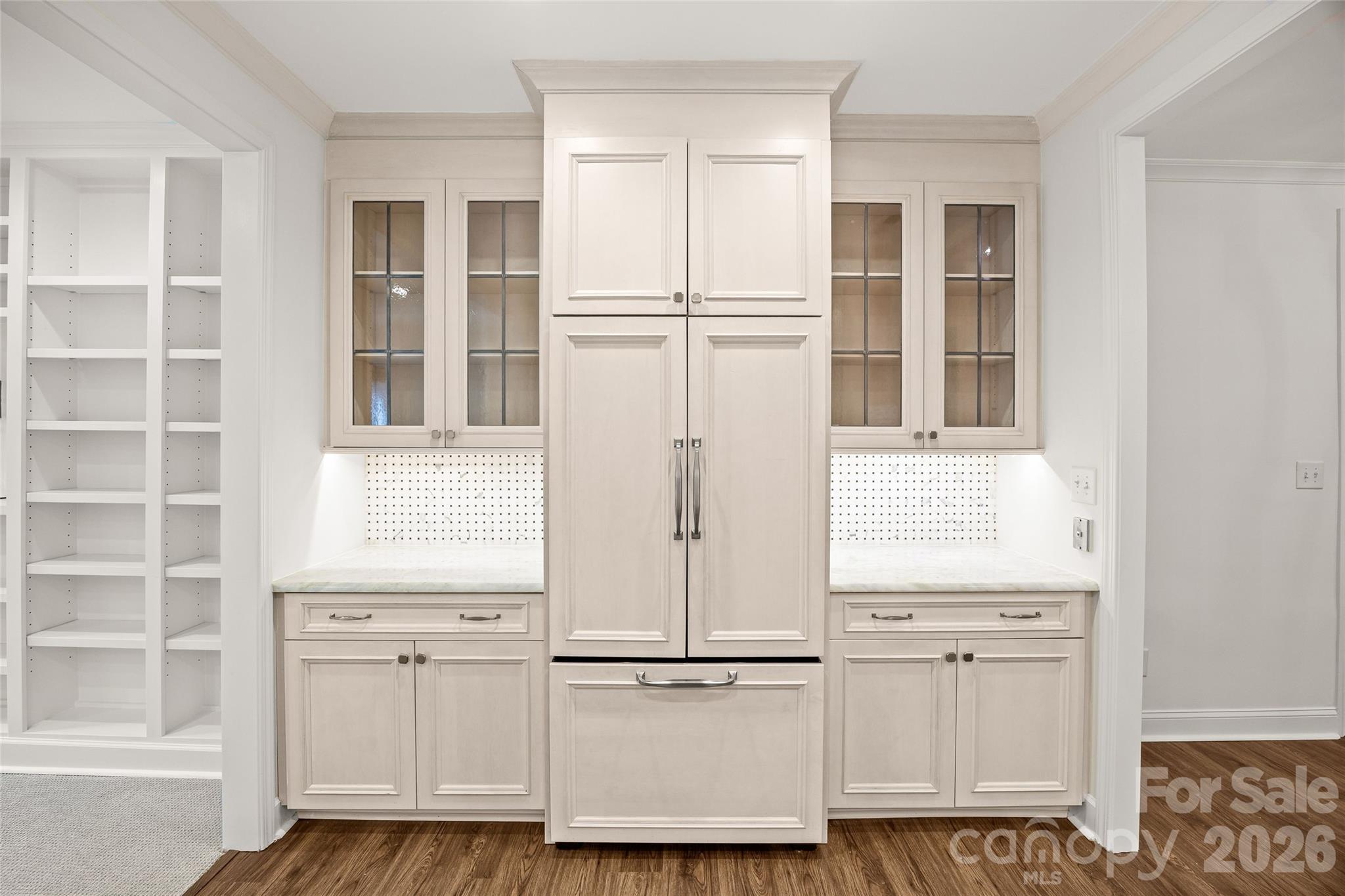 922 Cherokee Road — Charlotte