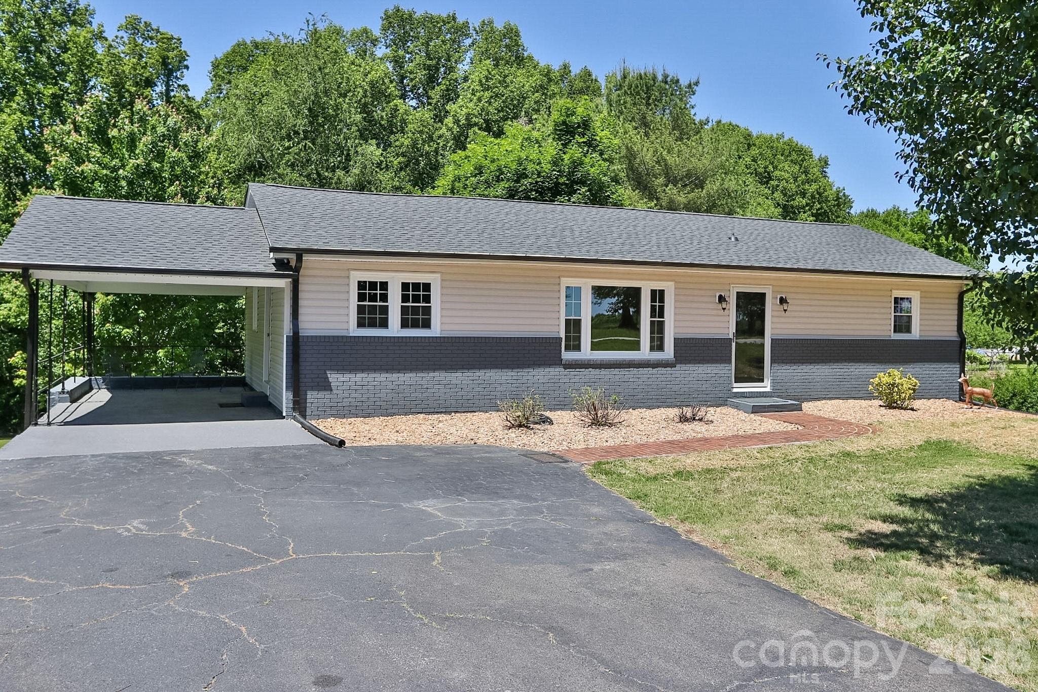 1279 N Hoots Road — Ronda