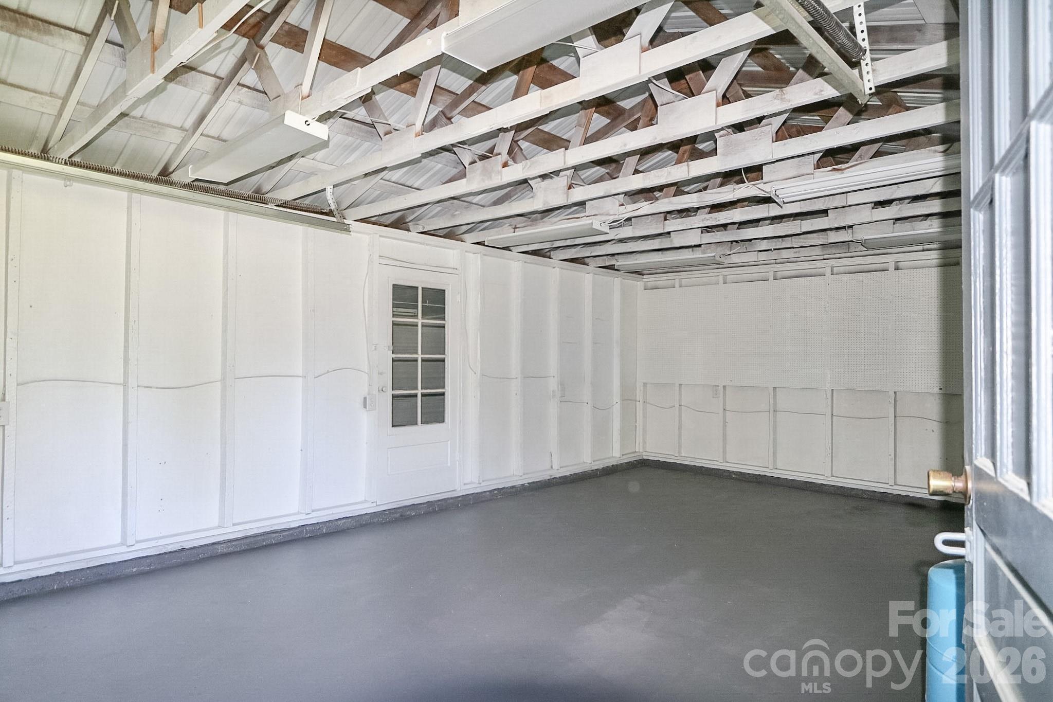 1279 N Hoots Road — Ronda