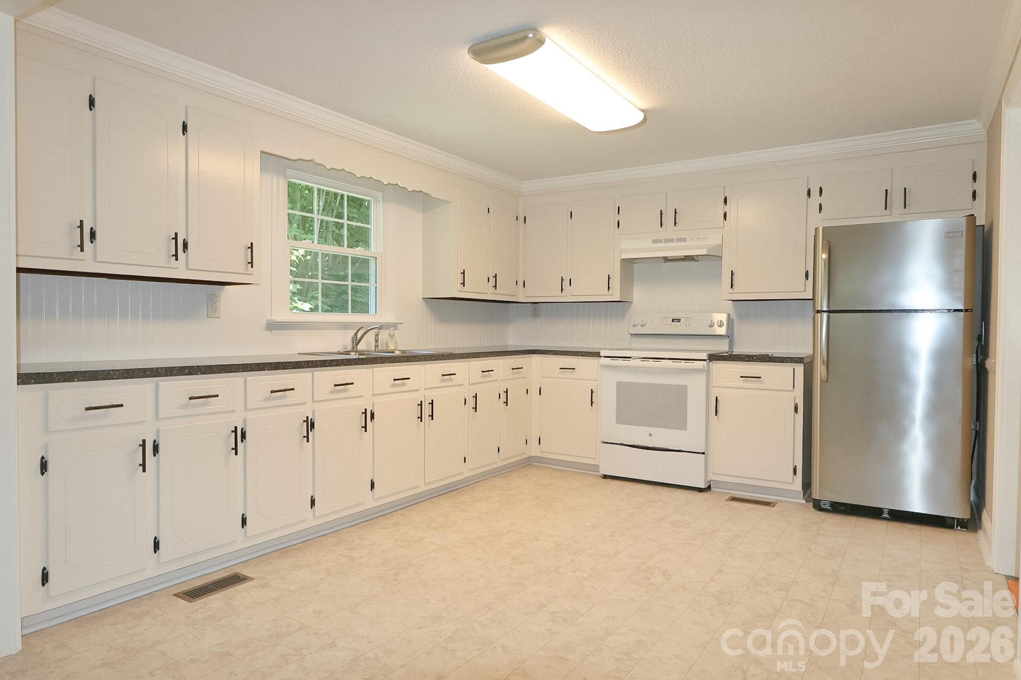 1279 N Hoots Road — Ronda