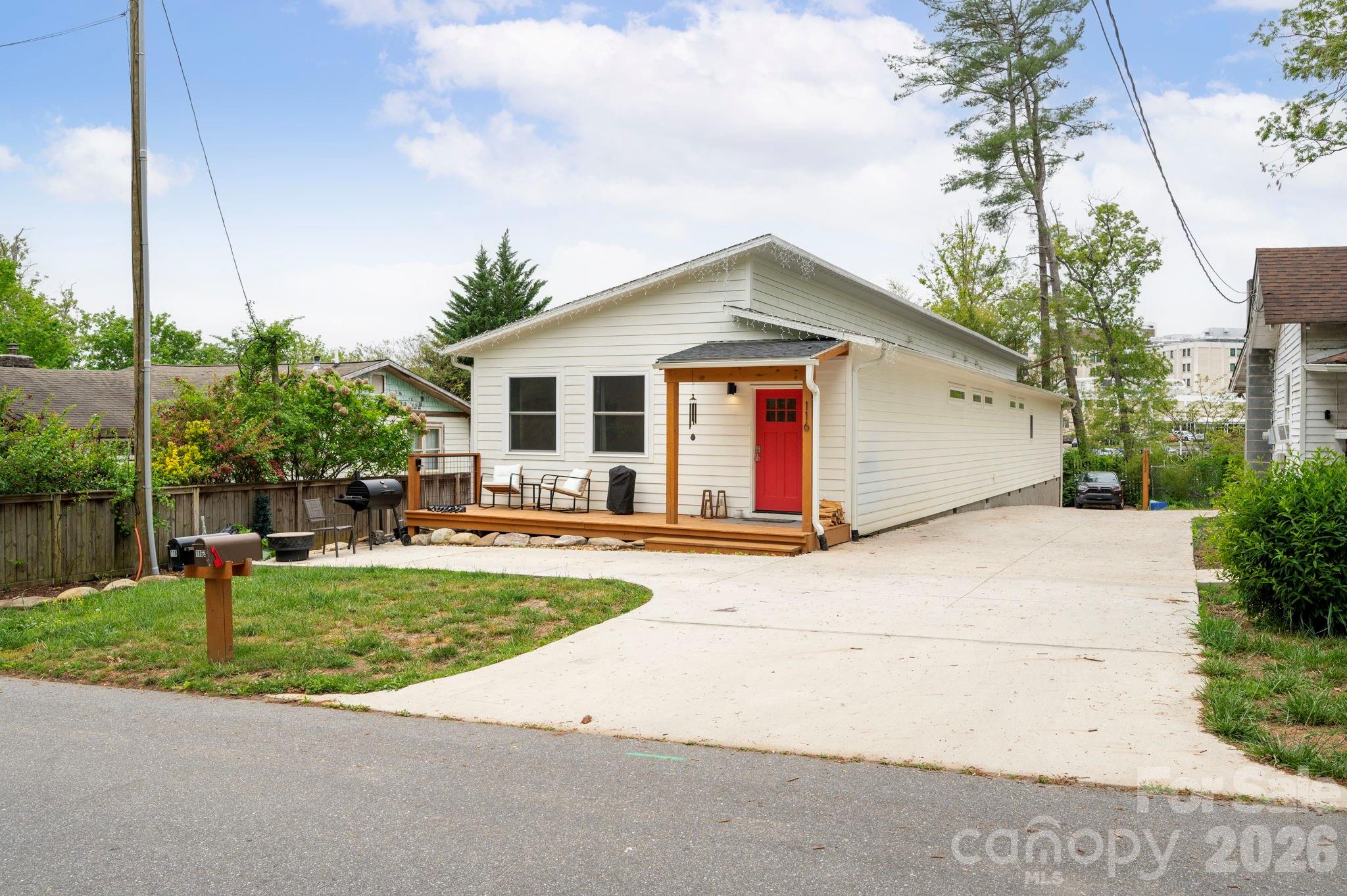 116 Arnold Road — Asheville