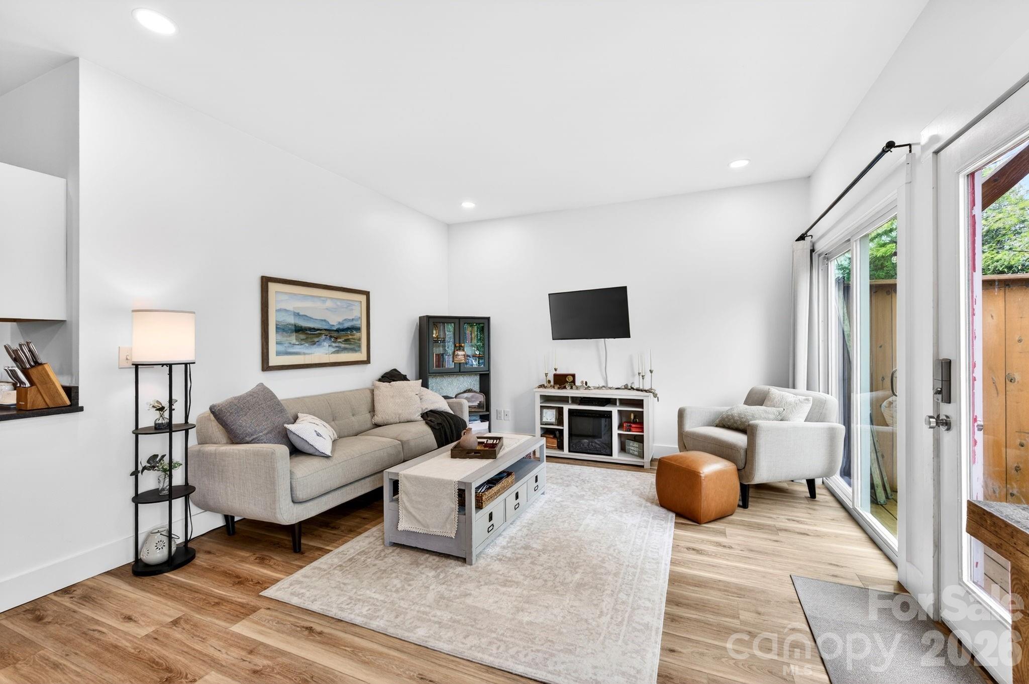 116 Arnold Road — Asheville