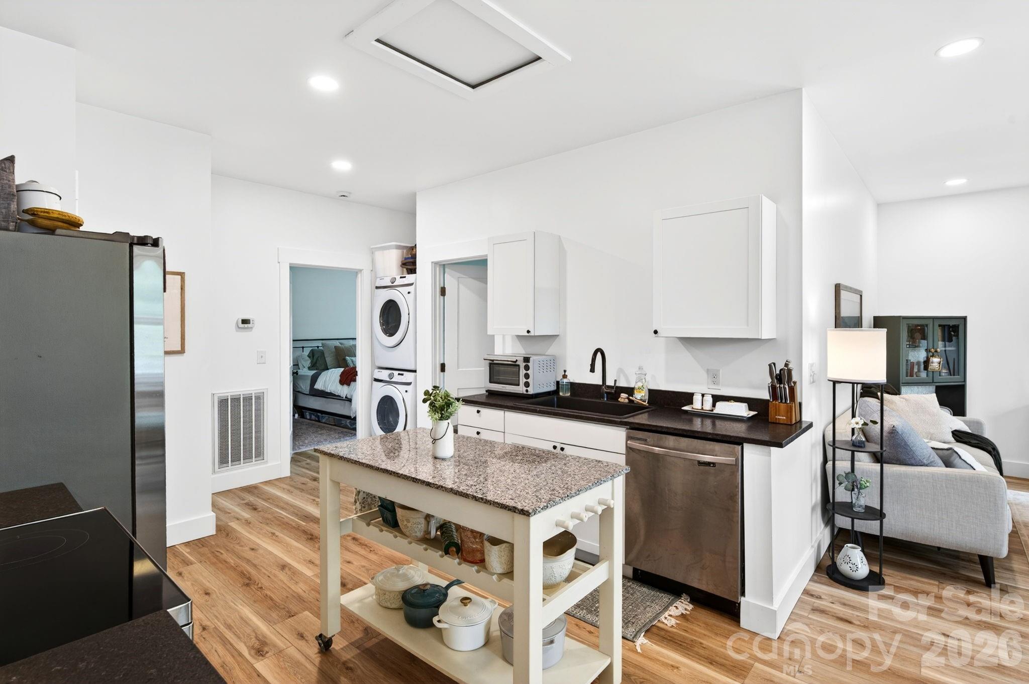 116 Arnold Road — Asheville