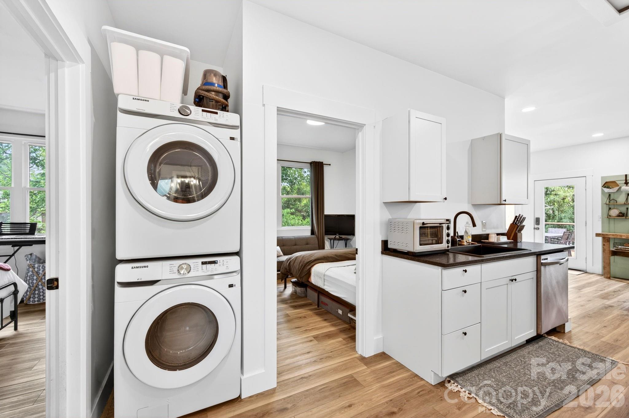 116 Arnold Road — Asheville