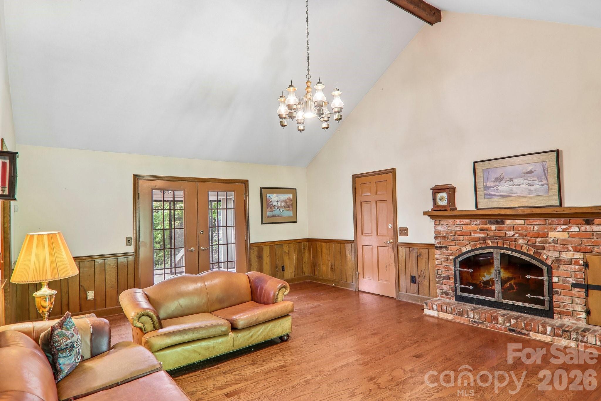 104 Finley Street — Hendersonville