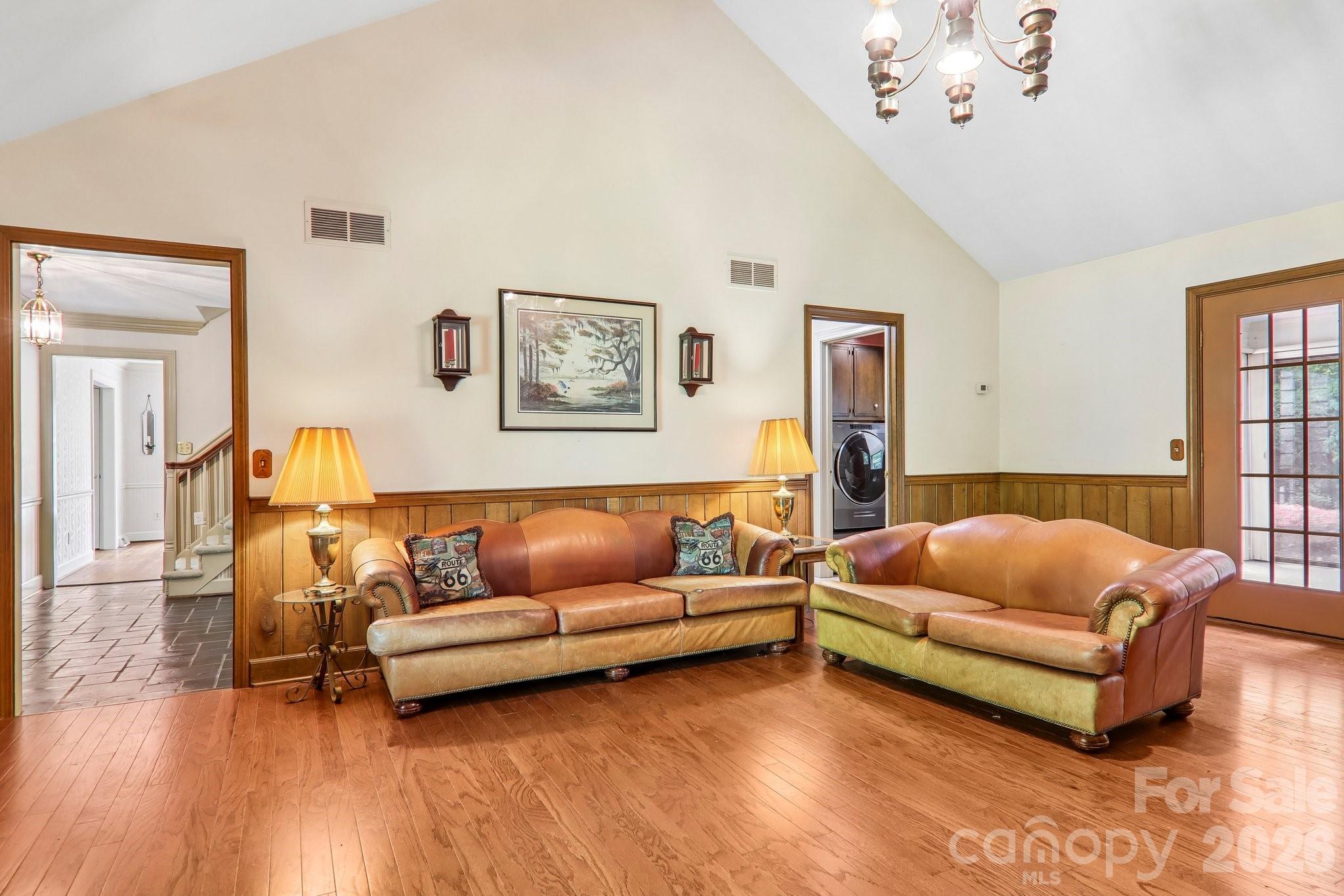 104 Finley Street — Hendersonville