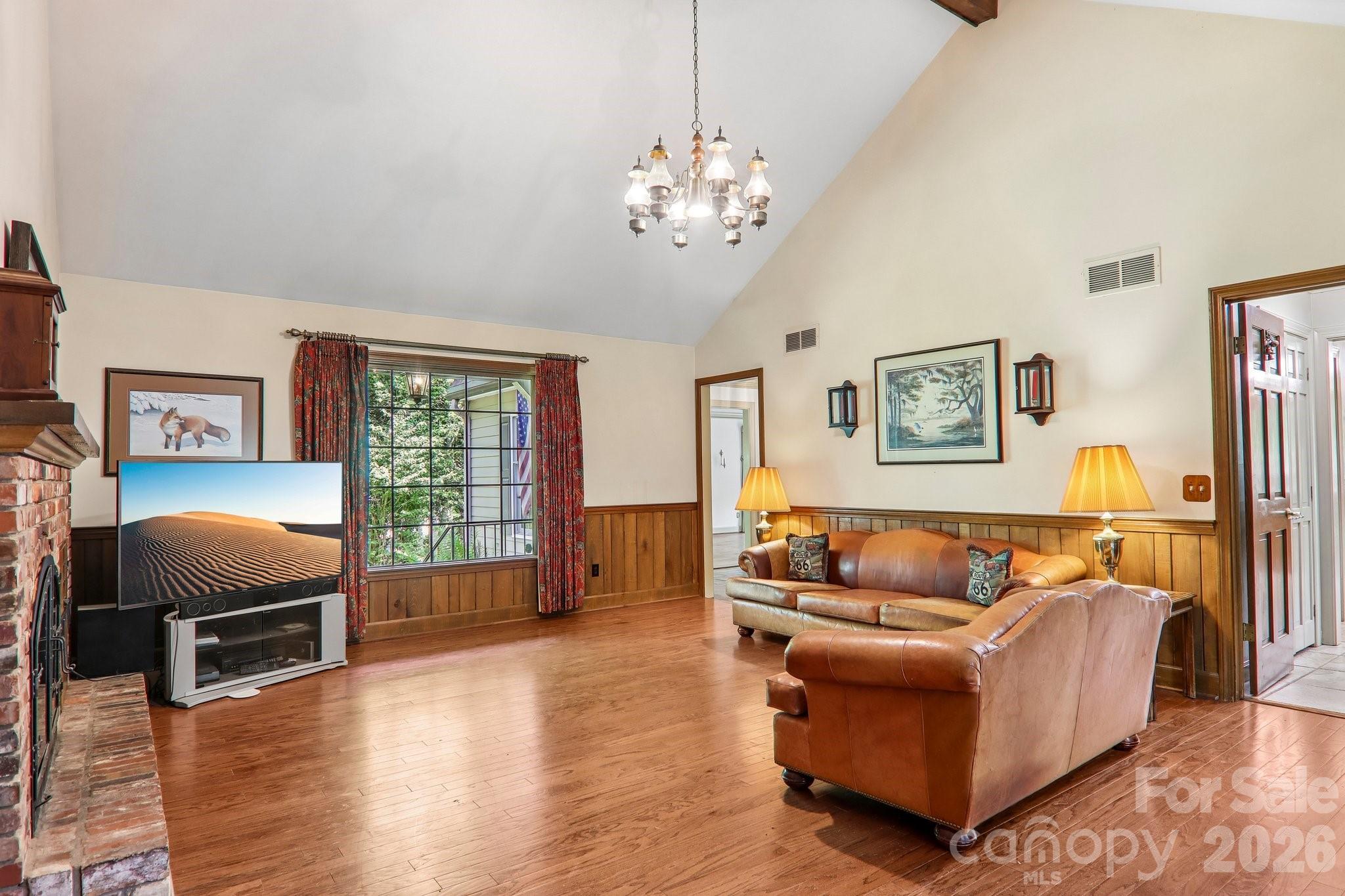 104 Finley Street — Hendersonville