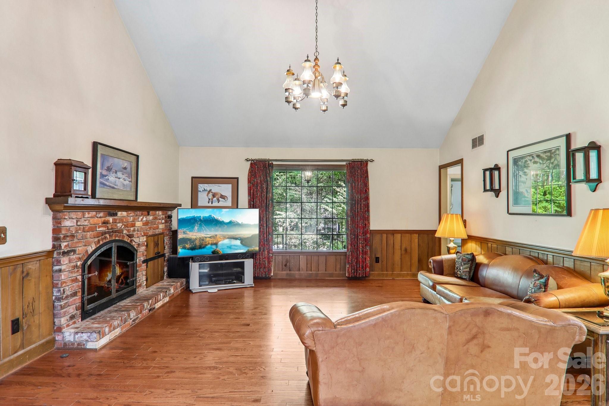 104 Finley Street — Hendersonville