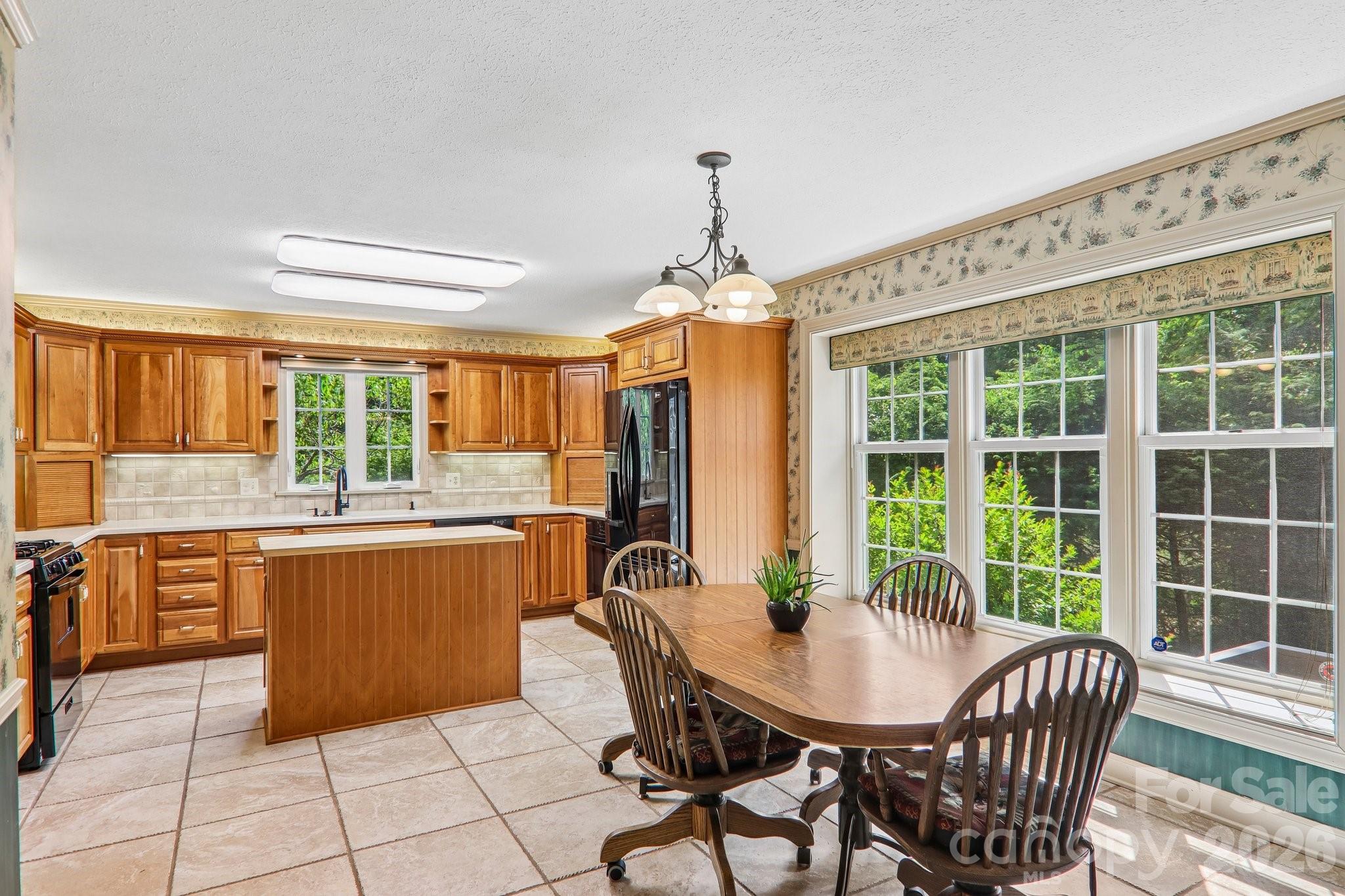 104 Finley Street — Hendersonville