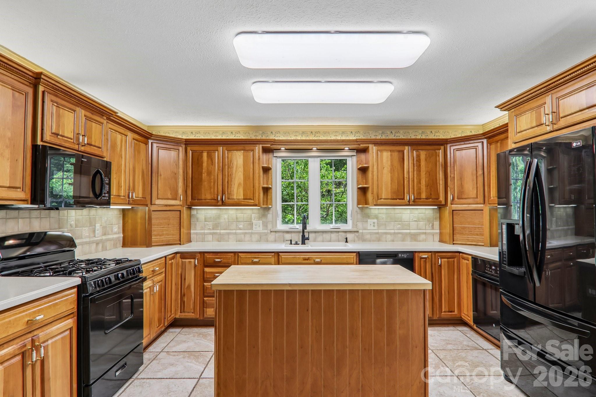 104 Finley Street — Hendersonville