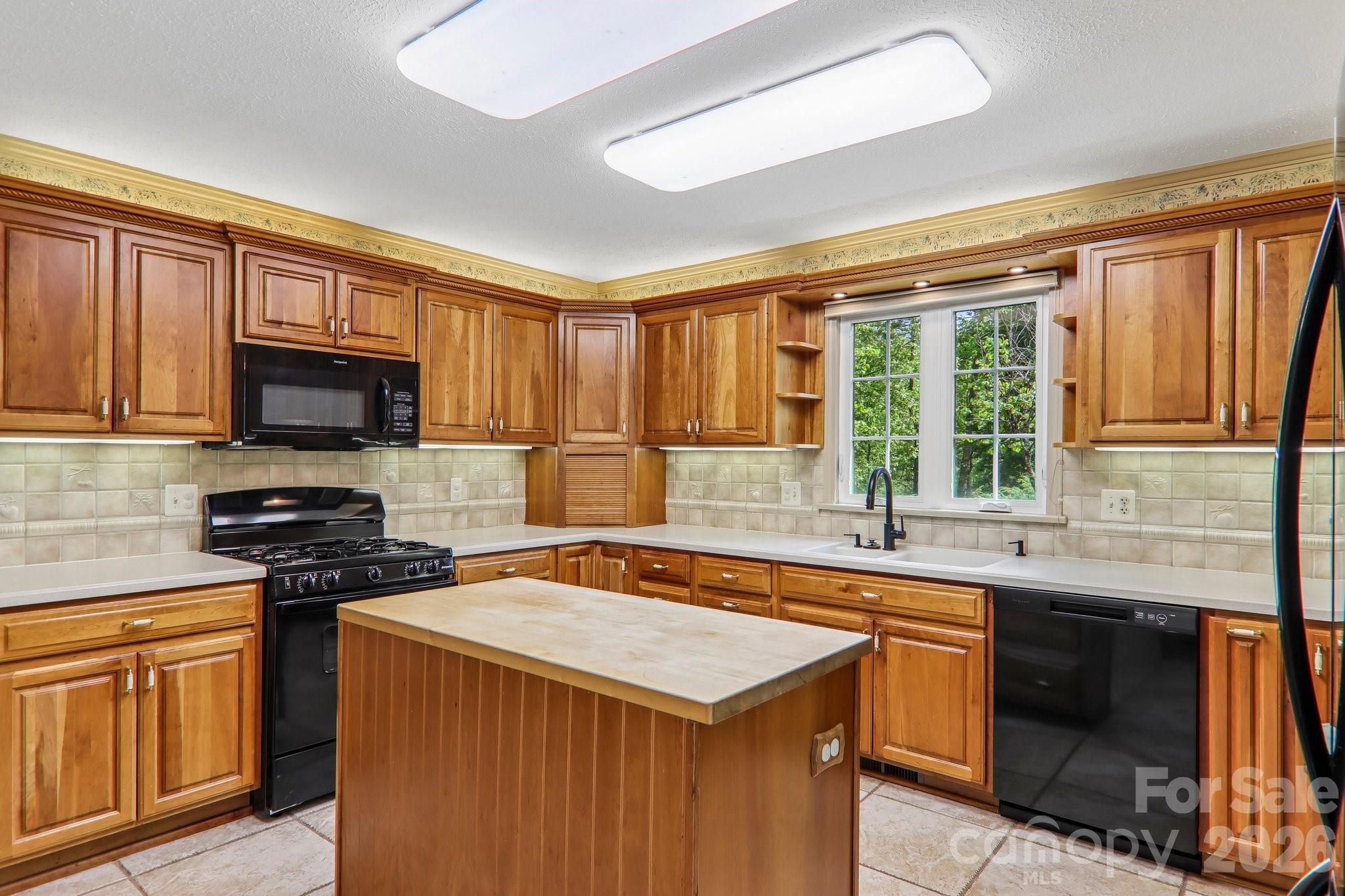 104 Finley Street — Hendersonville
