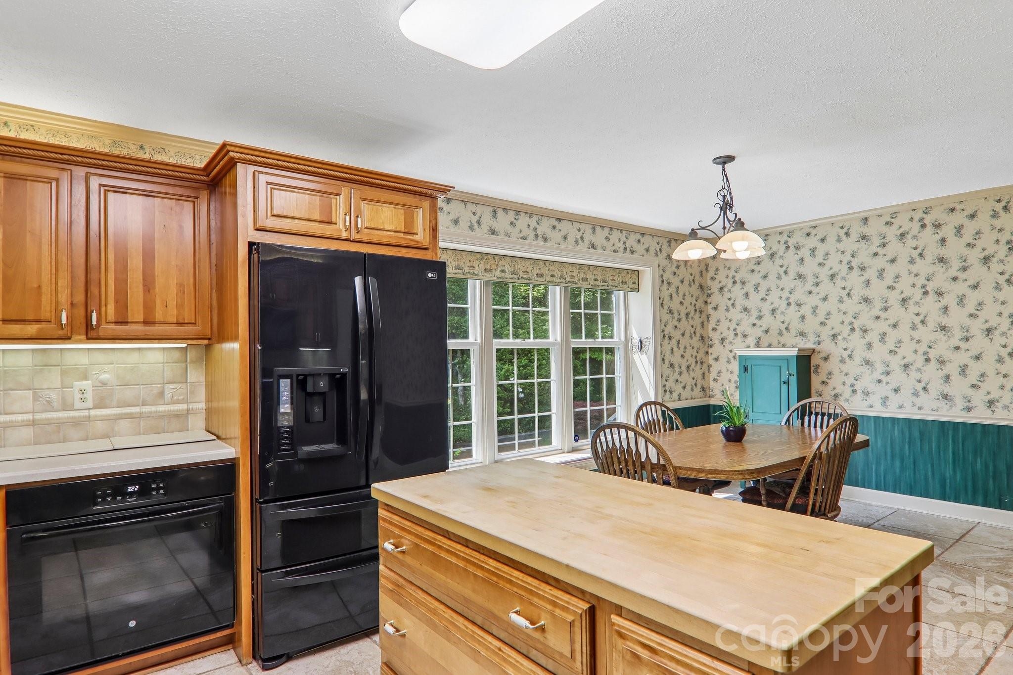 104 Finley Street — Hendersonville