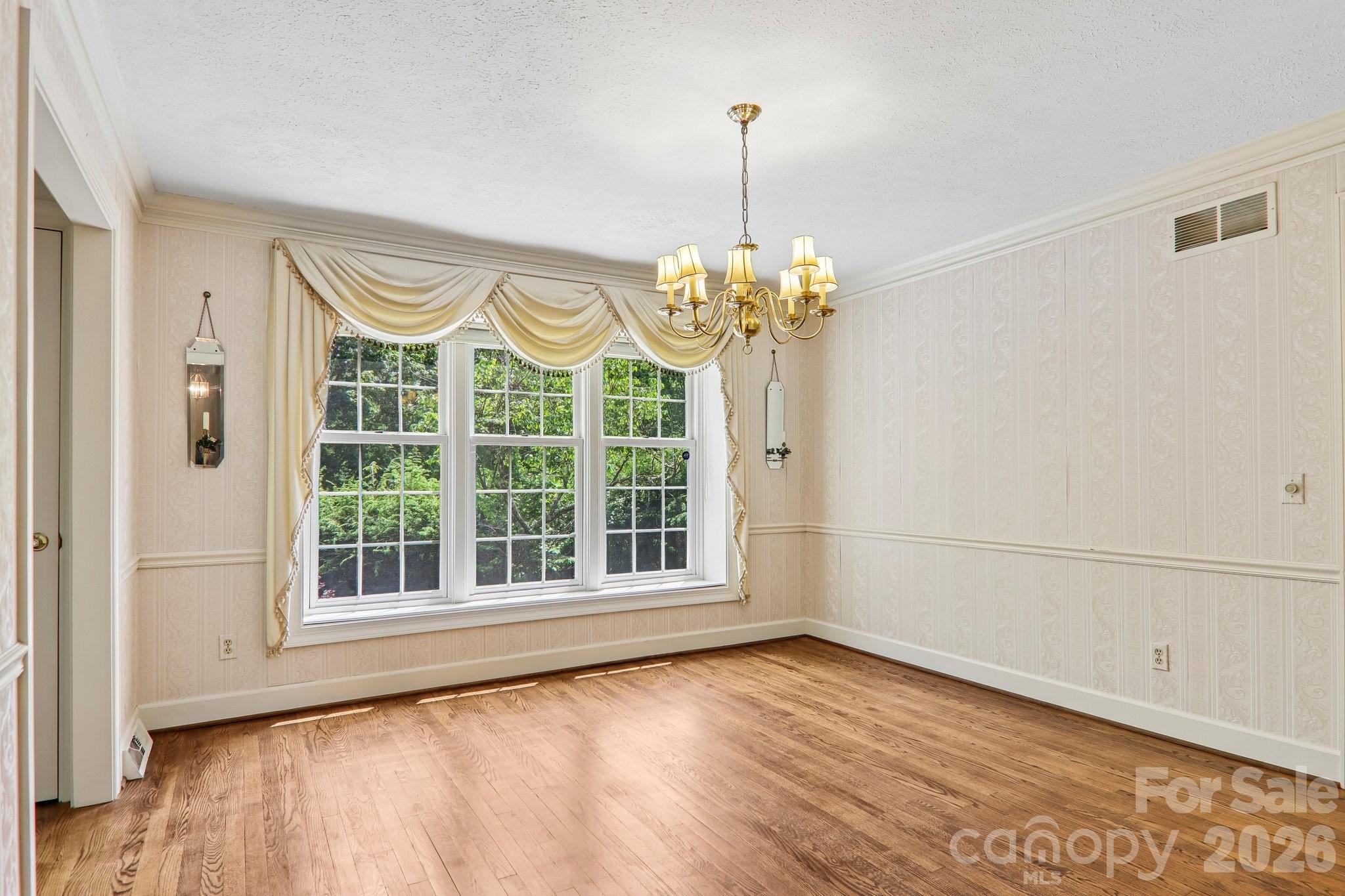 104 Finley Street — Hendersonville