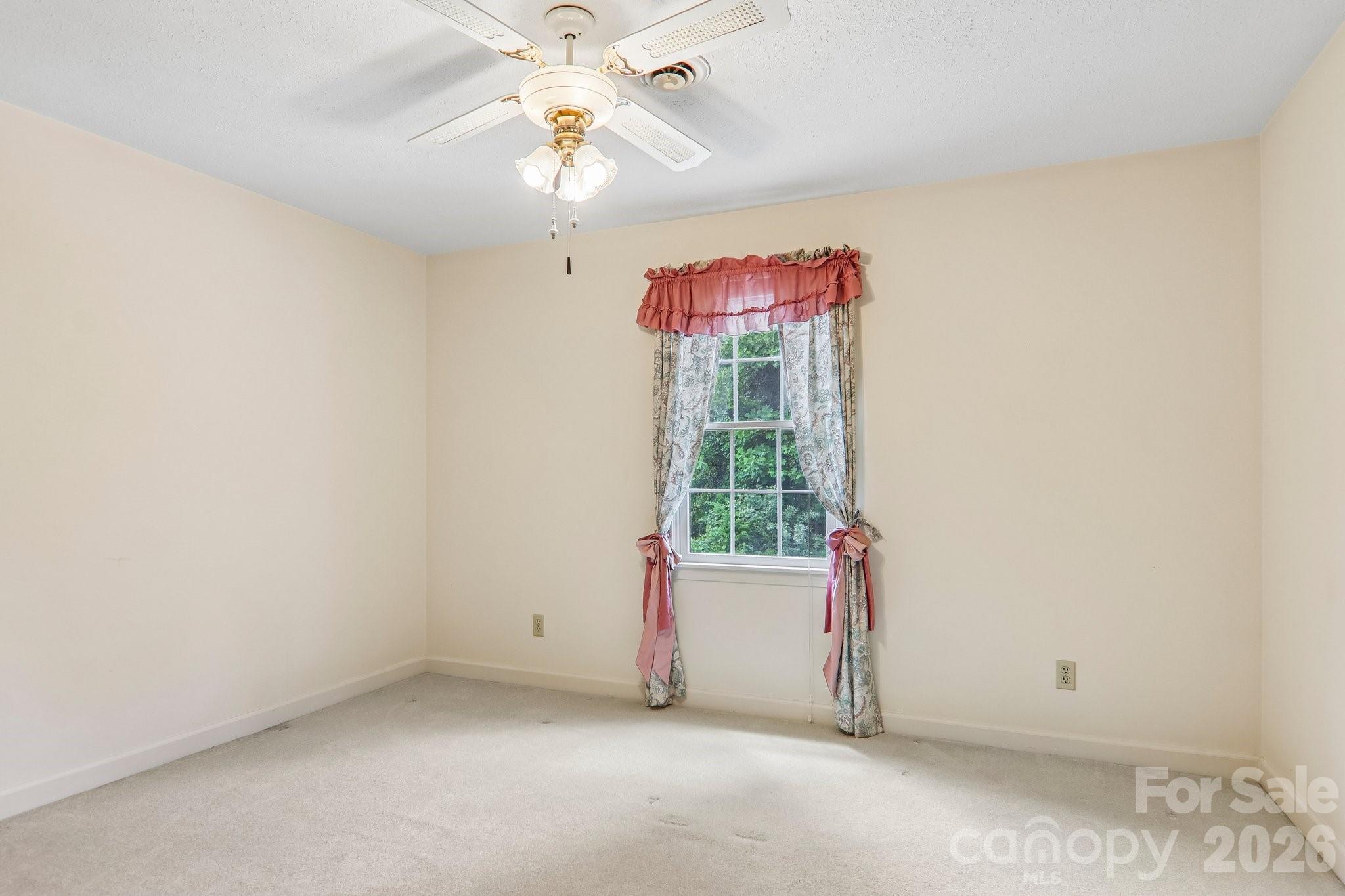 104 Finley Street — Hendersonville
