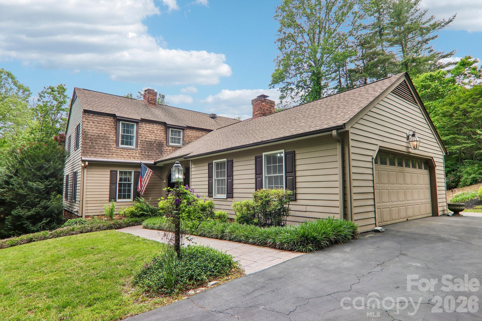 104 Finley Street — Hendersonville