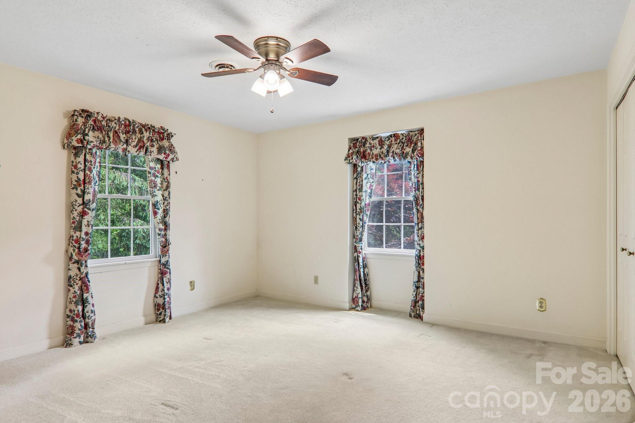 104 Finley Street — Hendersonville