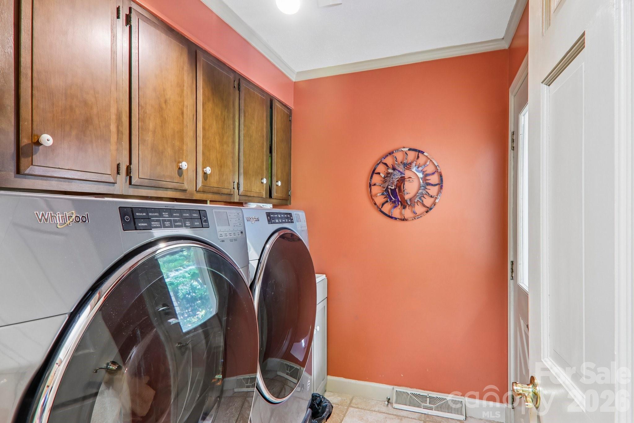 104 Finley Street — Hendersonville