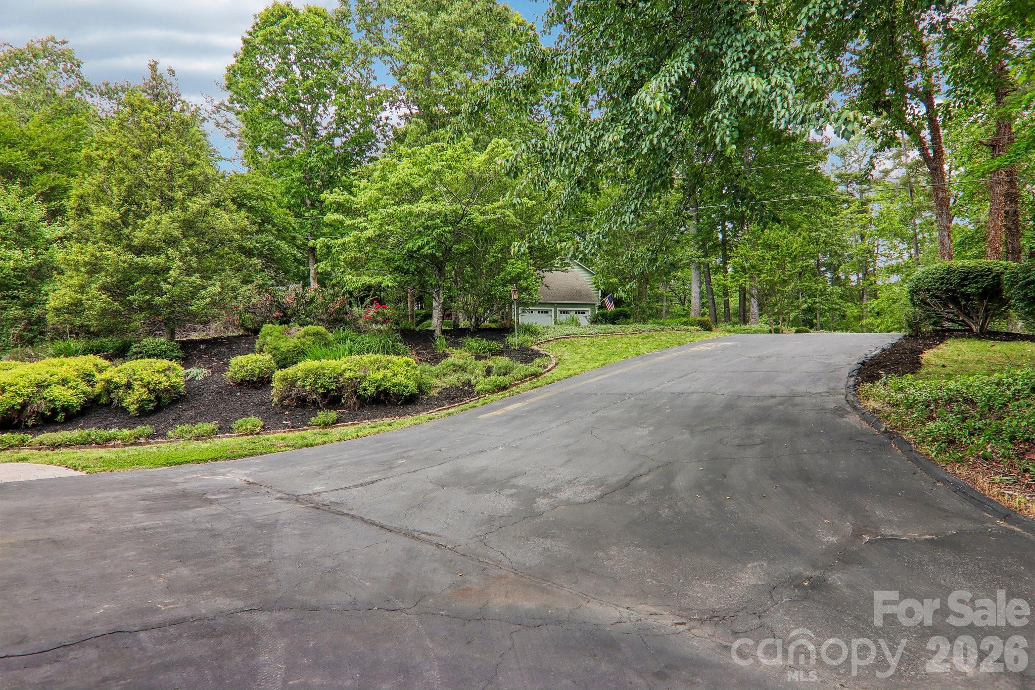 104 Finley Street — Hendersonville
