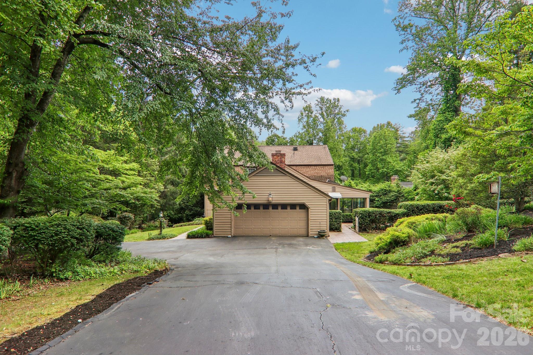 104 Finley Street — Hendersonville