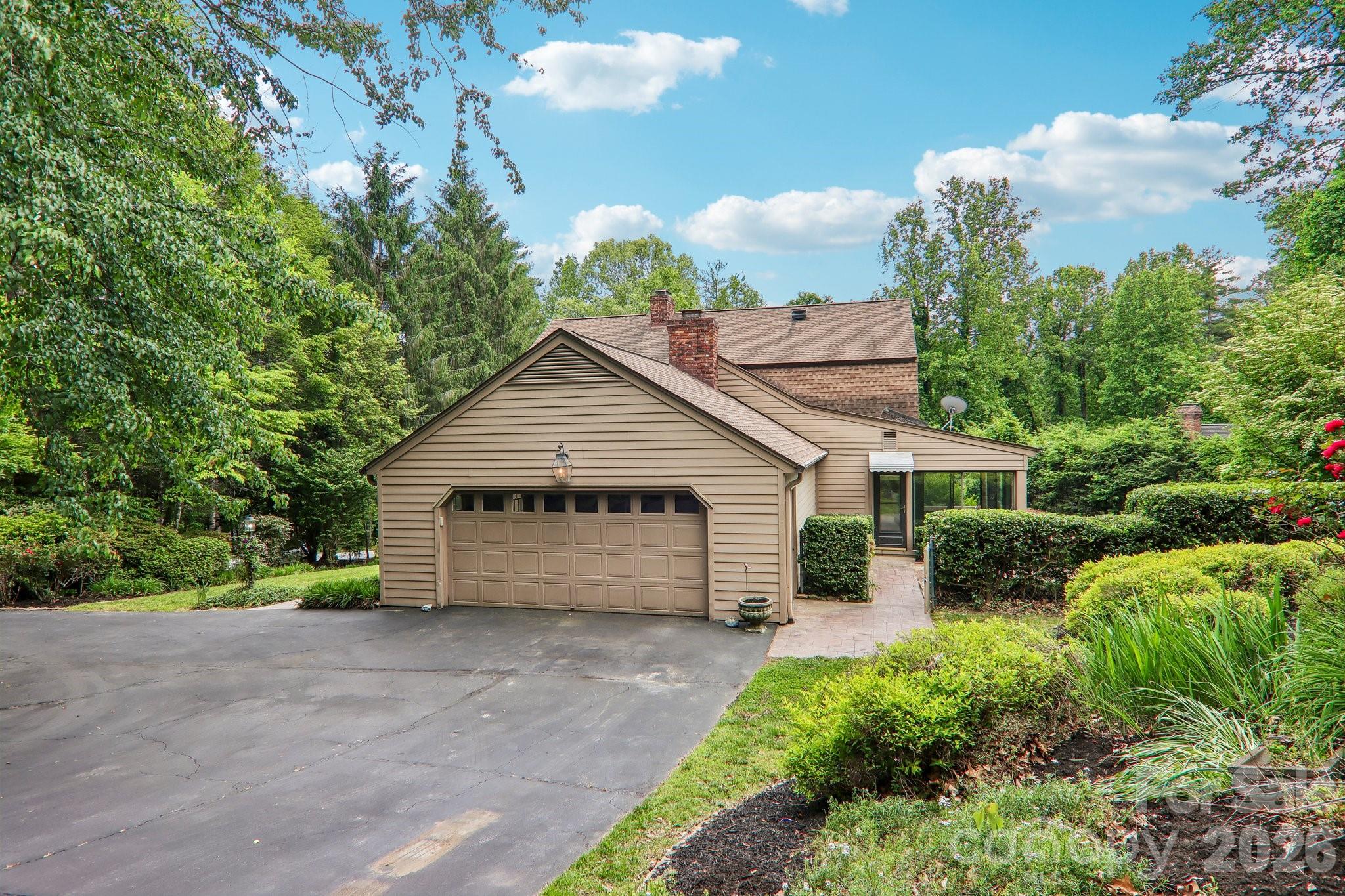 104 Finley Street — Hendersonville