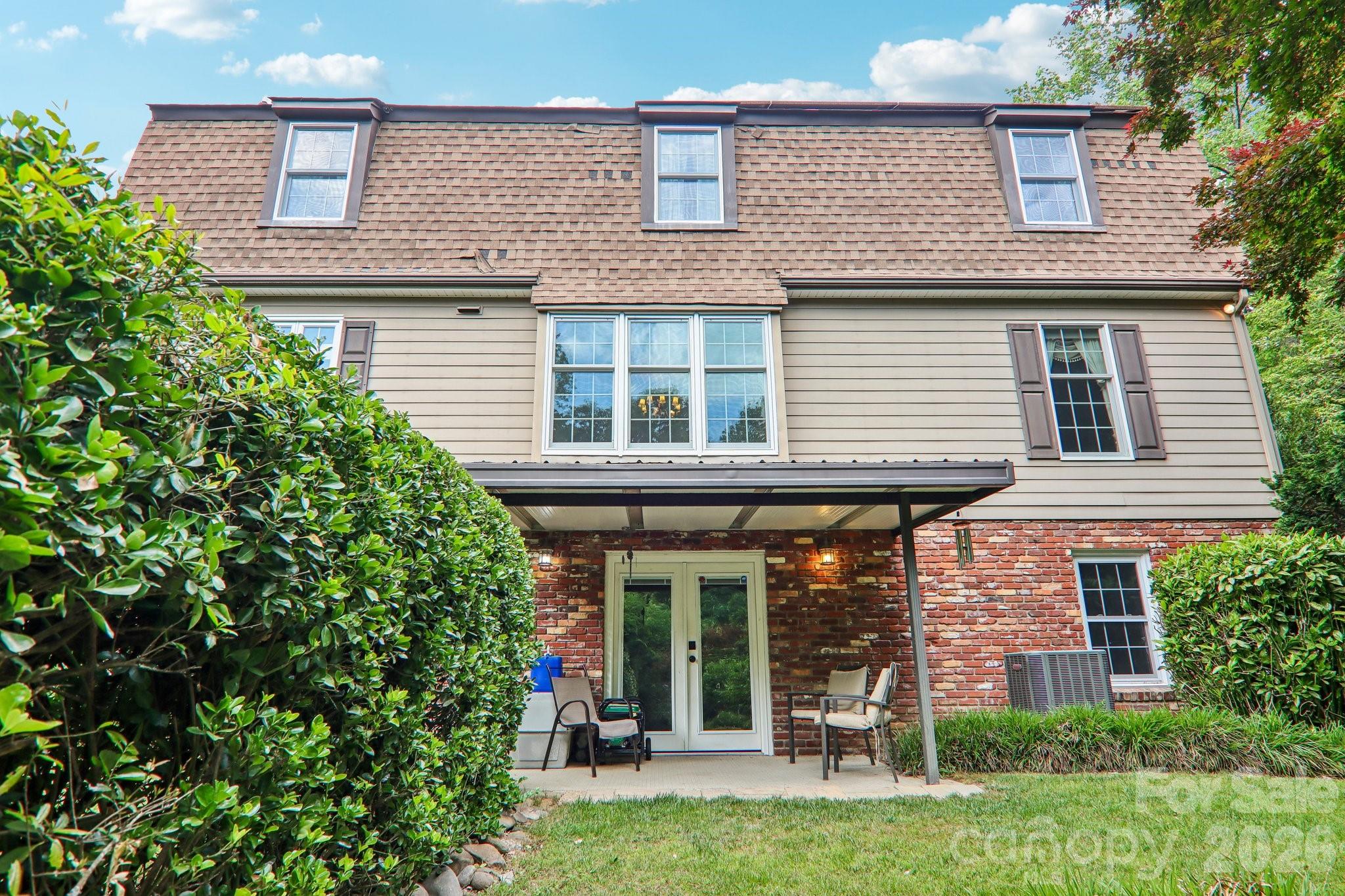 104 Finley Street — Hendersonville