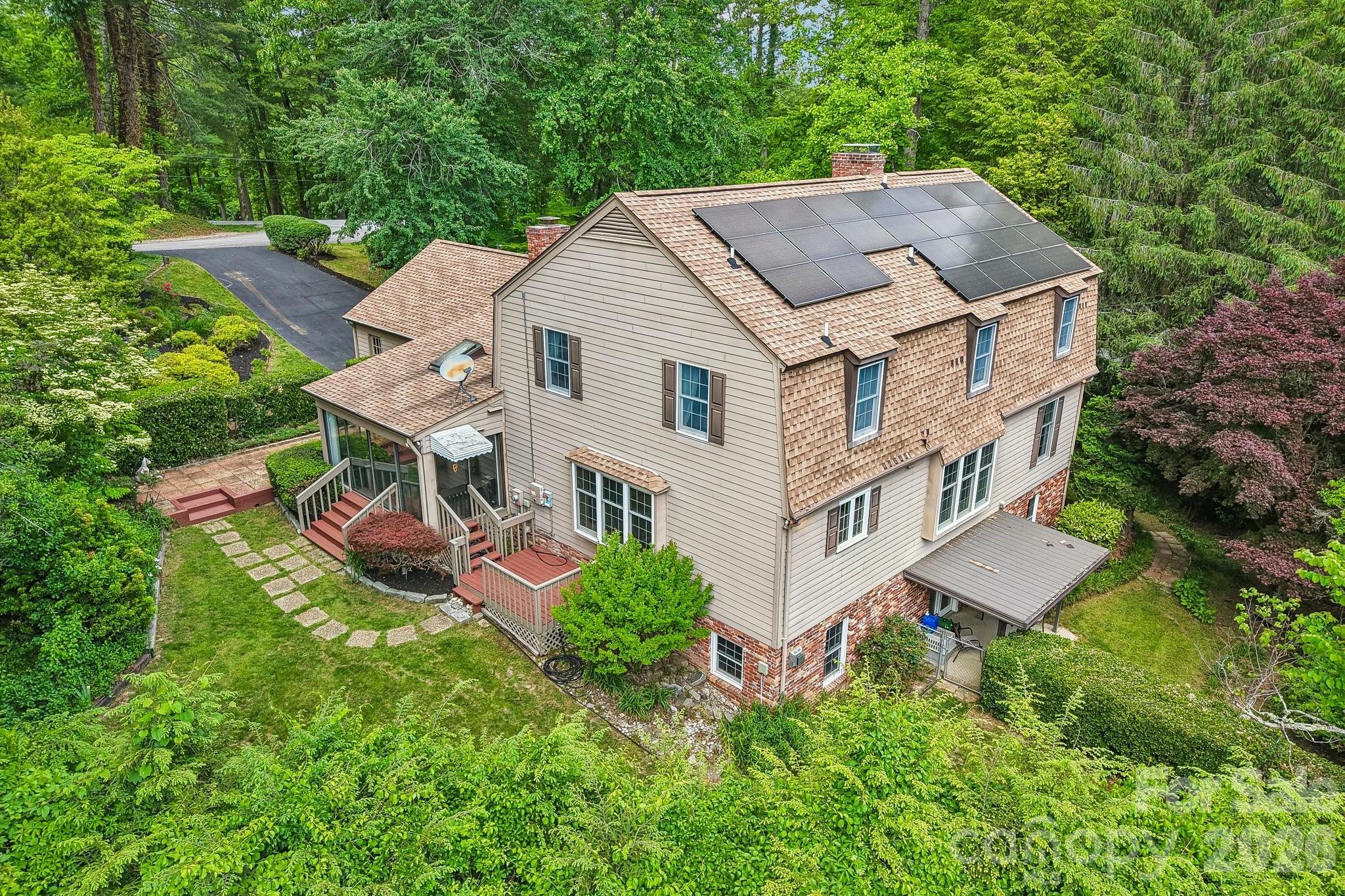 104 Finley Street — Hendersonville