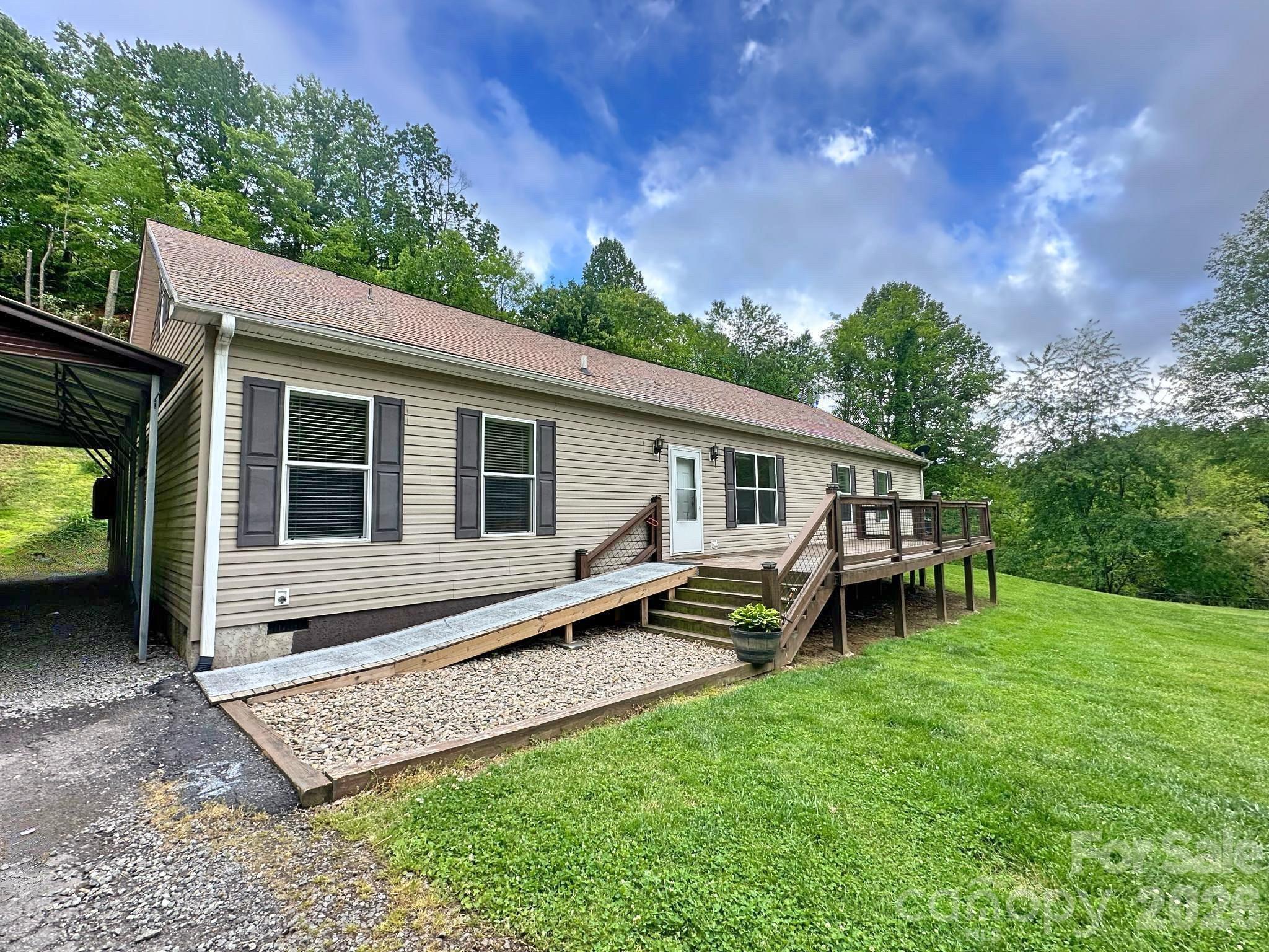 10 Betty's Drive — Waynesville