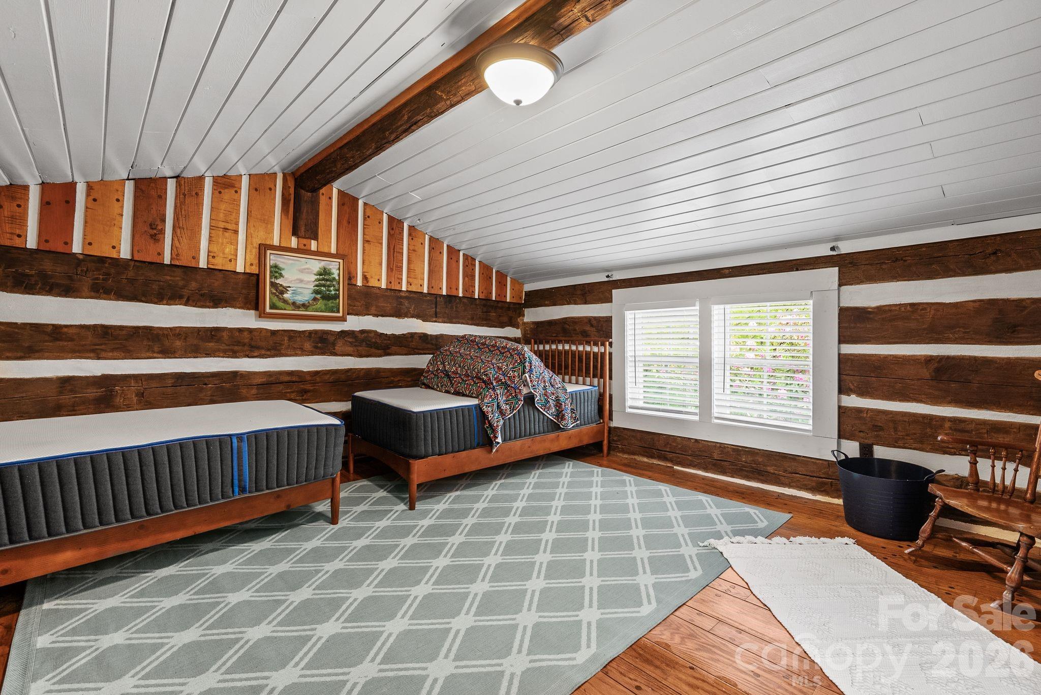 285 Glenaire Drive — Mars Hill