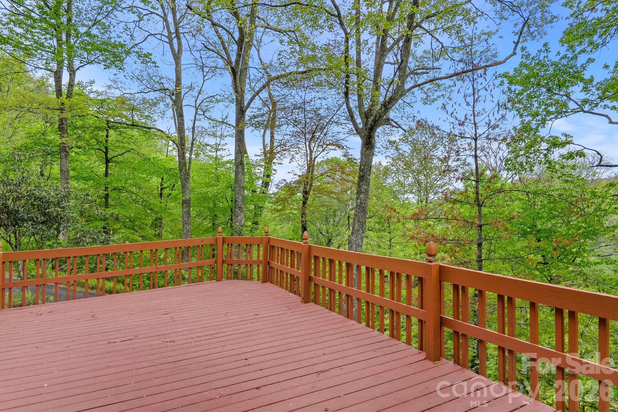 285 Glenaire Drive — Mars Hill