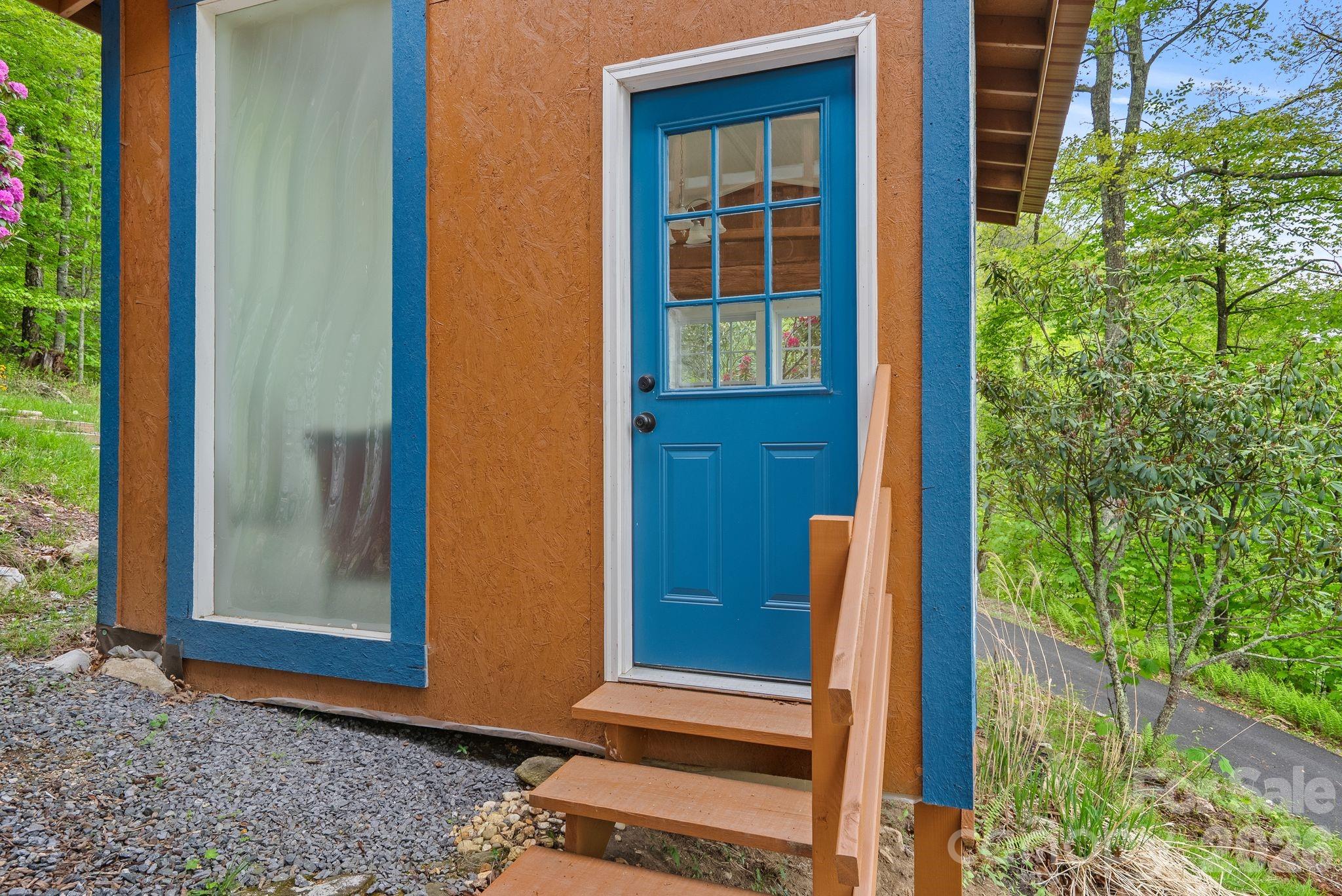 285 Glenaire Drive — Mars Hill