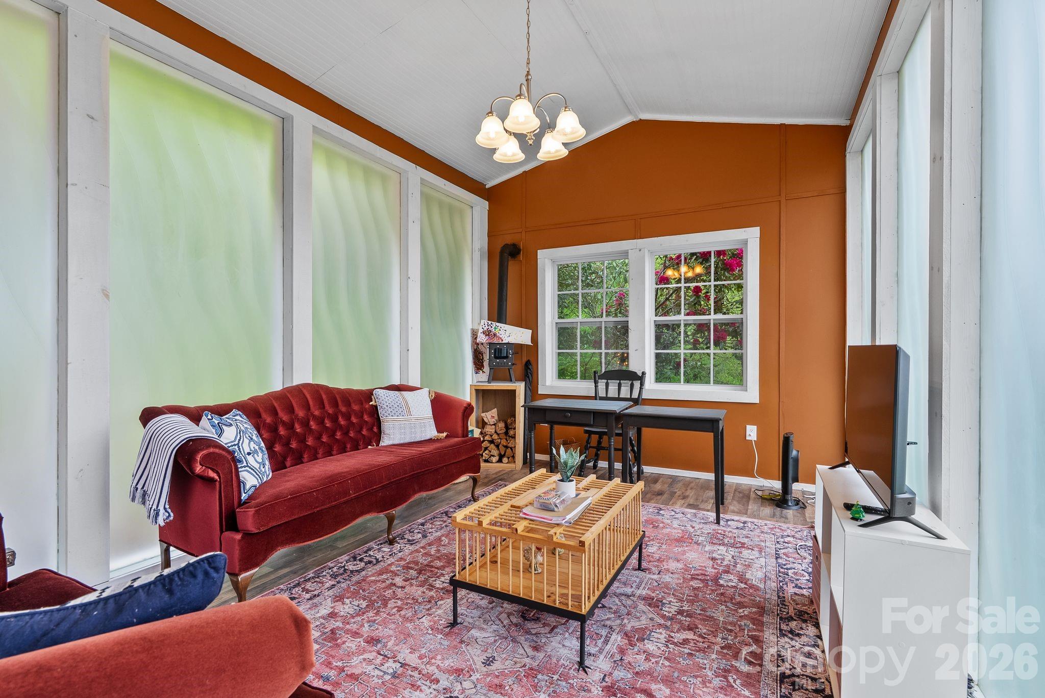 285 Glenaire Drive — Mars Hill